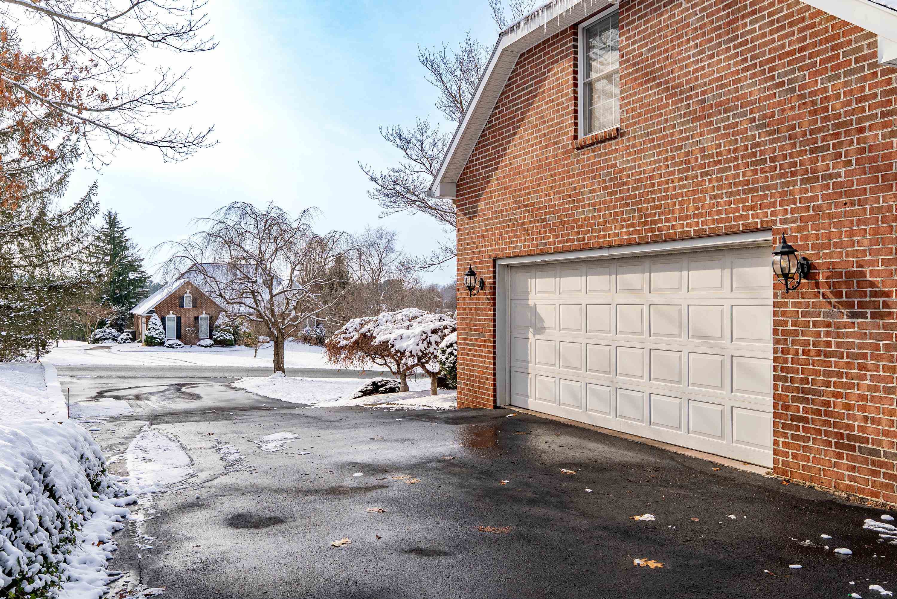 3092 BRIARWOOD CT, ROCKINGHAM, Virginia 22801, 5 Bedrooms Bedrooms, ,3 BathroomsBathrooms,Residential,3092 BRIARWOOD CT,671760 MLS # 671760 3092 BRIARWOOD CT, ROCKINGHAM, Virginia 22801, 5 Bedrooms Bedrooms, ,3 BathroomsBathrooms,Residential,3092 BRIARWOOD CT,671760 MLS # 671760