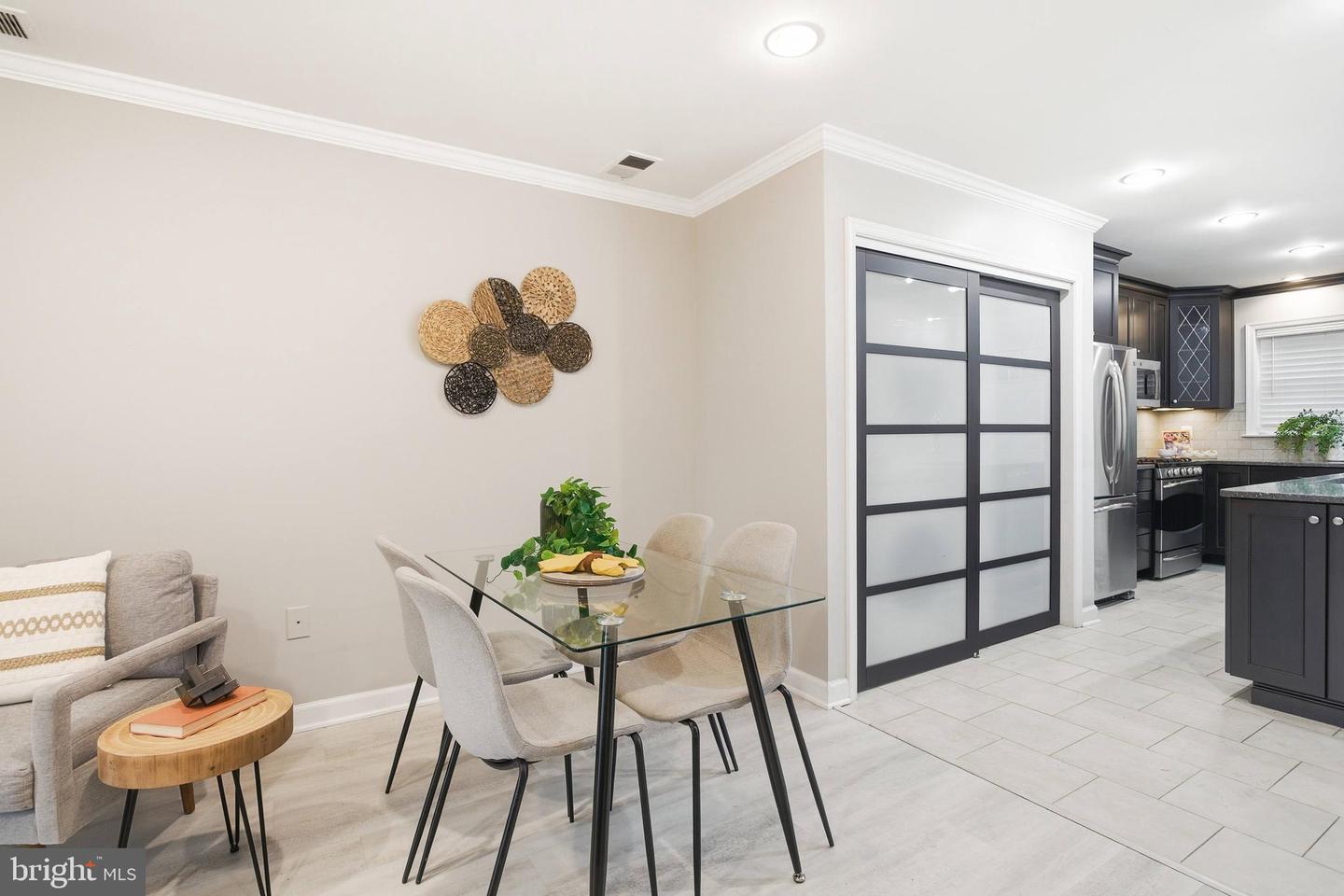 6924 FAIRFAX DR #122, ARLINGTON, Virginia 22213, 2 Bedrooms Bedrooms, ,1 BathroomBathrooms,Residential,For sale,6924 FAIRFAX DR #122,VAAR2064458 MLS # VAAR2064458 6924 FAIRFAX DR #122, ARLINGTON, Virginia 22213, 2 Bedrooms Bedrooms, ,1 BathroomBathrooms,Residential,For sale,6924 FAIRFAX DR #122,VAAR2064458 MLS # VAAR2064458