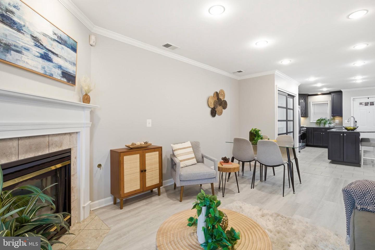 6924 FAIRFAX DR #122, ARLINGTON, Virginia 22213, 2 Bedrooms Bedrooms, ,1 BathroomBathrooms,Residential,For sale,6924 FAIRFAX DR #122,VAAR2064458 MLS # VAAR2064458 6924 FAIRFAX DR #122, ARLINGTON, Virginia 22213, 2 Bedrooms Bedrooms, ,1 BathroomBathrooms,Residential,For sale,6924 FAIRFAX DR #122,VAAR2064458 MLS # VAAR2064458