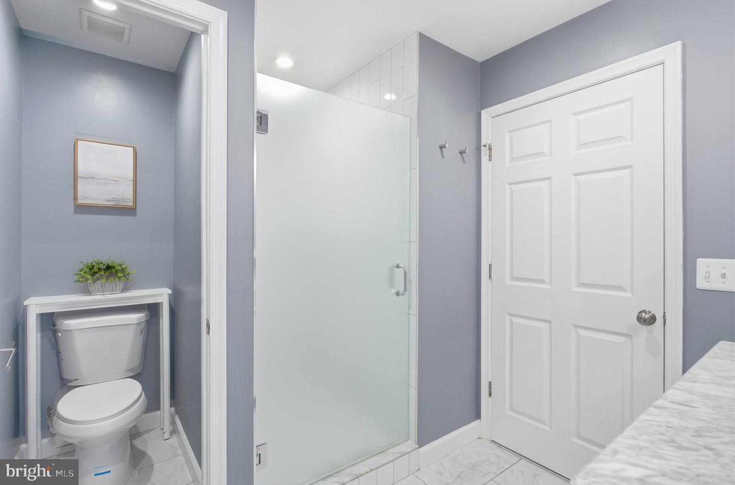 6924 FAIRFAX DR #122, ARLINGTON, Virginia 22213, 2 Bedrooms Bedrooms, ,1 BathroomBathrooms,Residential,For sale,6924 FAIRFAX DR #122,VAAR2064458 MLS # VAAR2064458 6924 FAIRFAX DR #122, ARLINGTON, Virginia 22213, 2 Bedrooms Bedrooms, ,1 BathroomBathrooms,Residential,For sale,6924 FAIRFAX DR #122,VAAR2064458 MLS # VAAR2064458