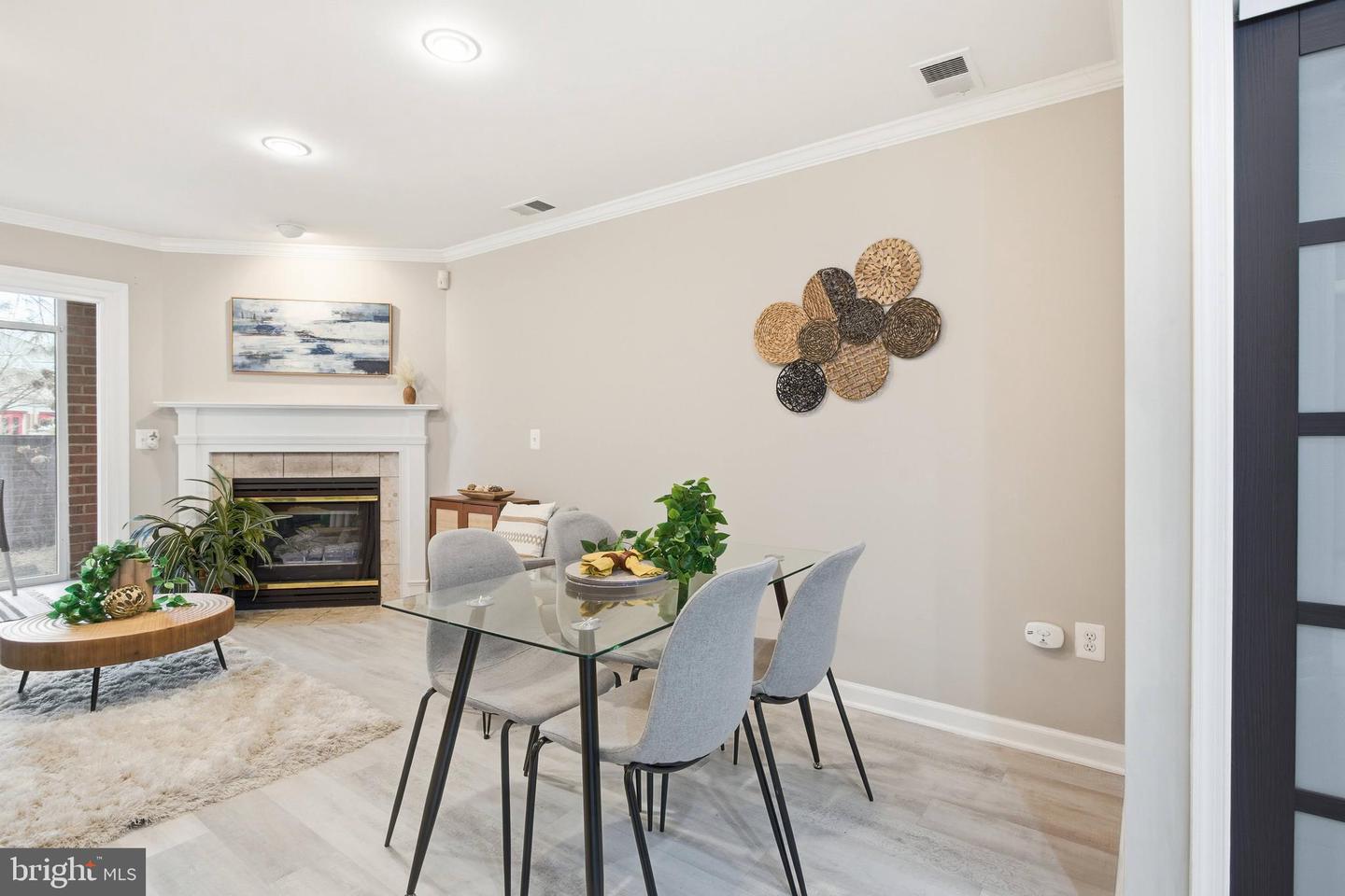 6924 FAIRFAX DR #122, ARLINGTON, Virginia 22213, 2 Bedrooms Bedrooms, ,1 BathroomBathrooms,Residential,For sale,6924 FAIRFAX DR #122,VAAR2064458 MLS # VAAR2064458 6924 FAIRFAX DR #122, ARLINGTON, Virginia 22213, 2 Bedrooms Bedrooms, ,1 BathroomBathrooms,Residential,For sale,6924 FAIRFAX DR #122,VAAR2064458 MLS # VAAR2064458