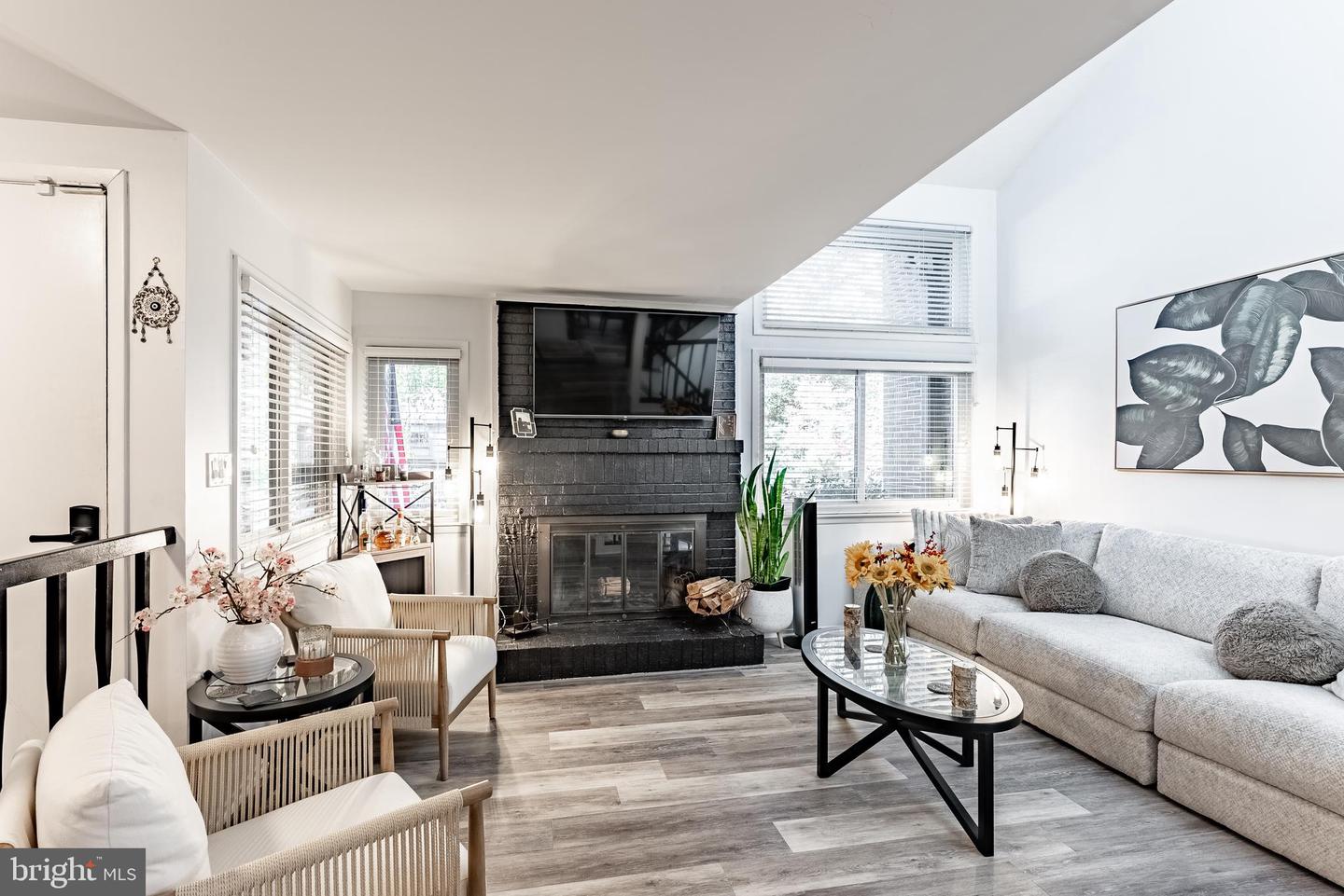 2045 WINGED FOOT CT, RESTON, Virginia 20191, 3 Bedrooms Bedrooms, ,2 BathroomsBathrooms,Residential,For sale,2045 WINGED FOOT CT,VAFX2276292 MLS # VAFX2276292