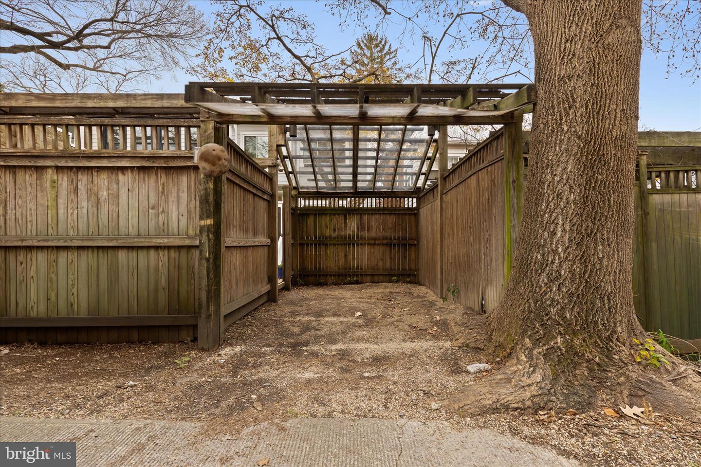 2744 WOODLEY PL NW, WASHINGTON, District Of Columbia 20008, 4 Bedrooms Bedrooms, ,3 BathroomsBathrooms,Residential,For sale,2744 WOODLEY PL NW,DCDC2231746 MLS # DCDC2231746