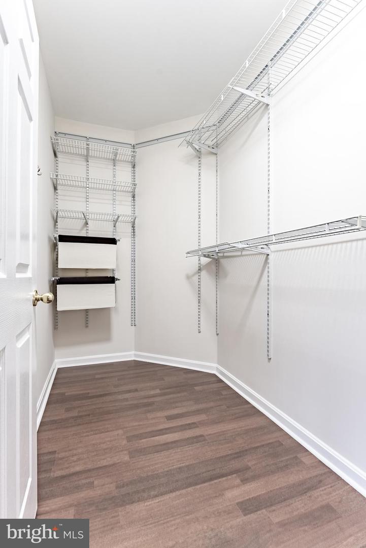 4200 MOZART BRIGADE LN #T, FAIRFAX, Virginia 22033, 2 Bedrooms Bedrooms, ,2 BathroomsBathrooms,Residential,For sale,4200 MOZART BRIGADE LN #T,VAFX2279372 MLS # VAFX2279372