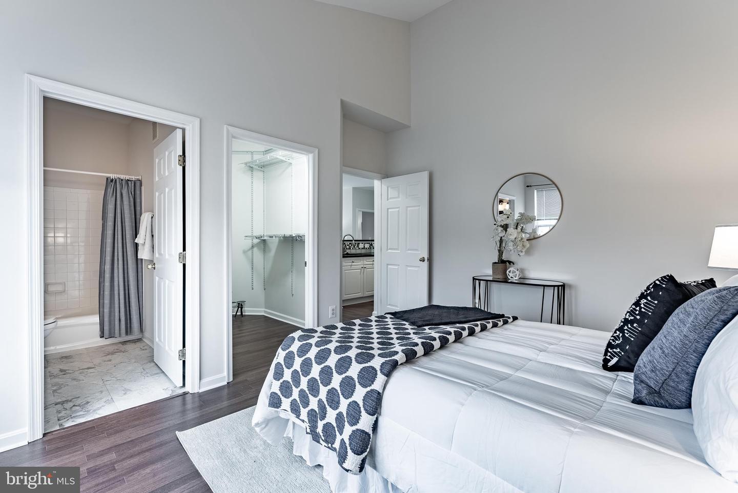 4200 MOZART BRIGADE LN #T, FAIRFAX, Virginia 22033, 2 Bedrooms Bedrooms, ,2 BathroomsBathrooms,Residential,For sale,4200 MOZART BRIGADE LN #T,VAFX2279372 MLS # VAFX2279372