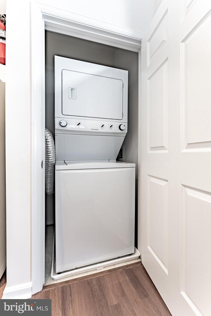 4200 MOZART BRIGADE LN #T, FAIRFAX, Virginia 22033, 2 Bedrooms Bedrooms, ,2 BathroomsBathrooms,Residential,For sale,4200 MOZART BRIGADE LN #T,VAFX2279372 MLS # VAFX2279372