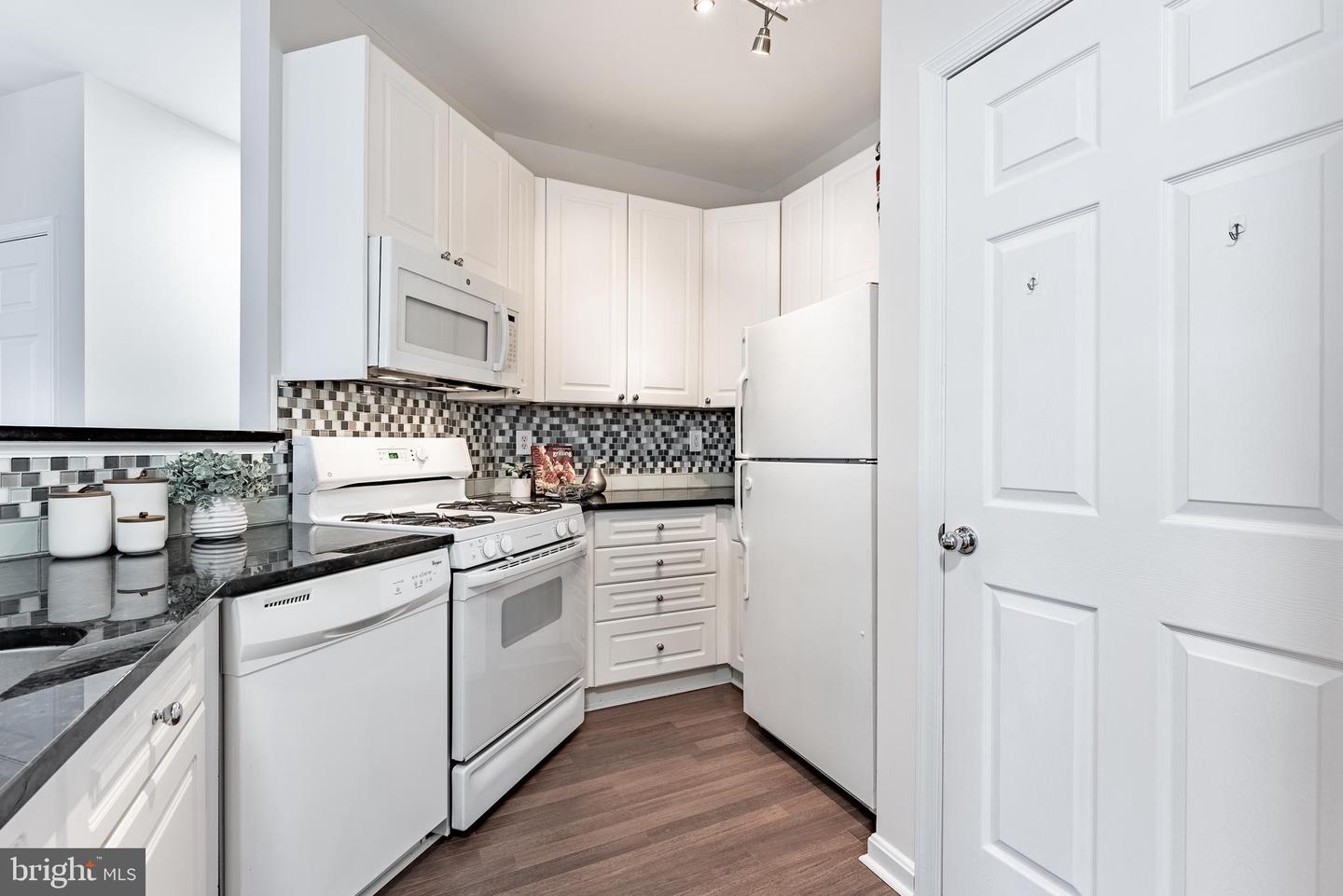 4200 MOZART BRIGADE LN #T, FAIRFAX, Virginia 22033, 2 Bedrooms Bedrooms, ,2 BathroomsBathrooms,Residential,For sale,4200 MOZART BRIGADE LN #T,VAFX2279372 MLS # VAFX2279372