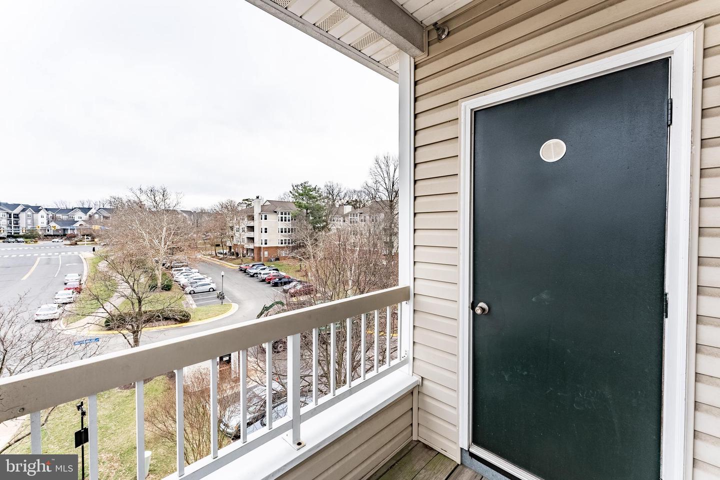 4200 MOZART BRIGADE LN #T, FAIRFAX, Virginia 22033, 2 Bedrooms Bedrooms, ,2 BathroomsBathrooms,Residential,For sale,4200 MOZART BRIGADE LN #T,VAFX2279372 MLS # VAFX2279372