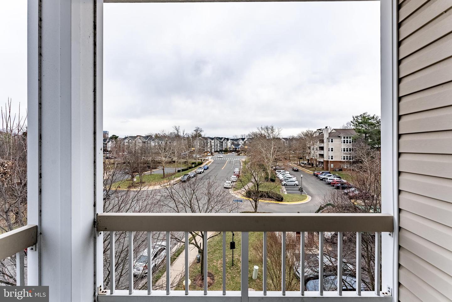4200 MOZART BRIGADE LN #T, FAIRFAX, Virginia 22033, 2 Bedrooms Bedrooms, ,2 BathroomsBathrooms,Residential,For sale,4200 MOZART BRIGADE LN #T,VAFX2279372 MLS # VAFX2279372