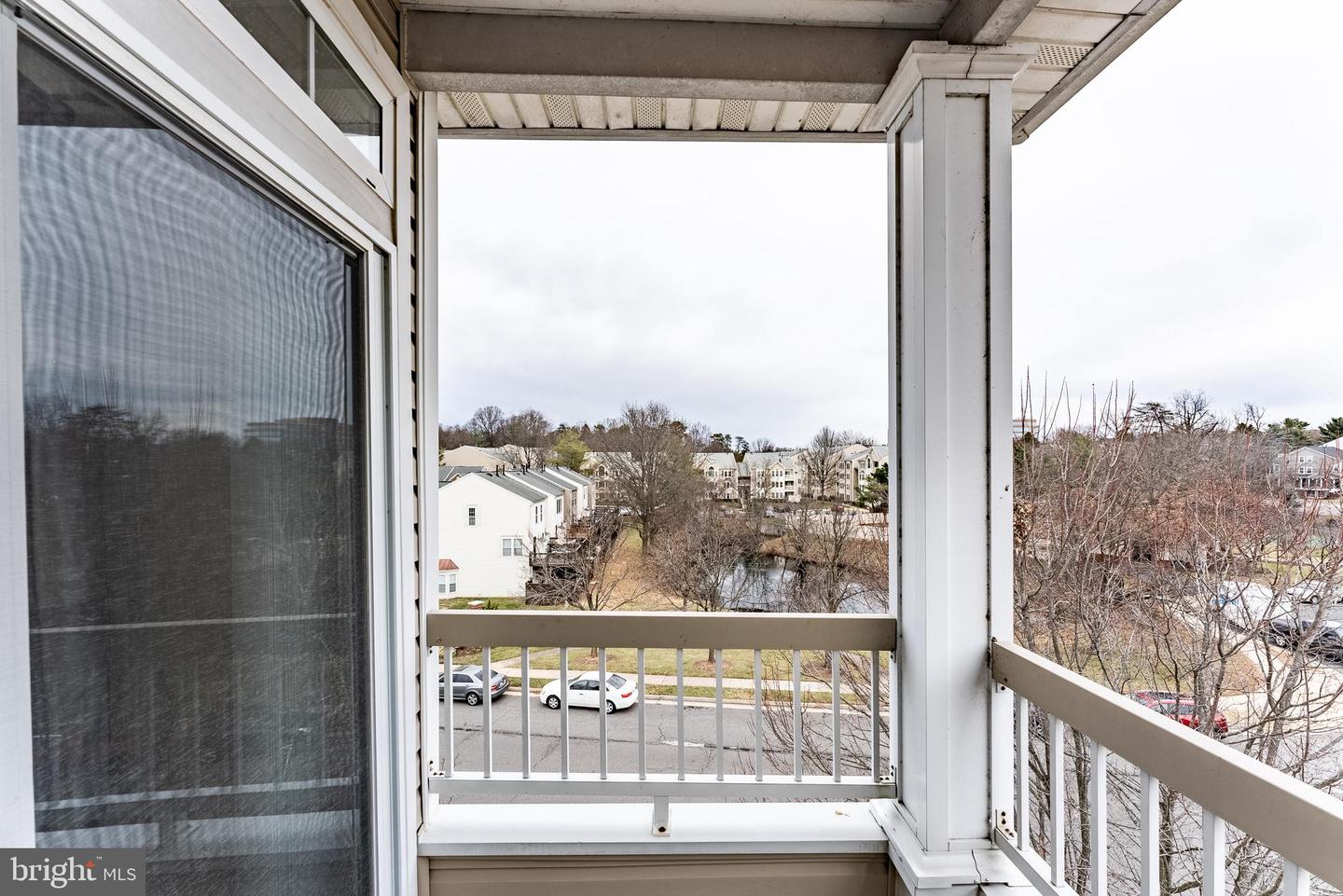 4200 MOZART BRIGADE LN #T, FAIRFAX, Virginia 22033, 2 Bedrooms Bedrooms, ,2 BathroomsBathrooms,Residential,For sale,4200 MOZART BRIGADE LN #T,VAFX2279372 MLS # VAFX2279372