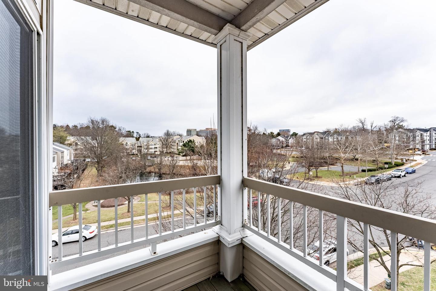 4200 MOZART BRIGADE LN #T, FAIRFAX, Virginia 22033, 2 Bedrooms Bedrooms, ,2 BathroomsBathrooms,Residential,For sale,4200 MOZART BRIGADE LN #T,VAFX2279372 MLS # VAFX2279372