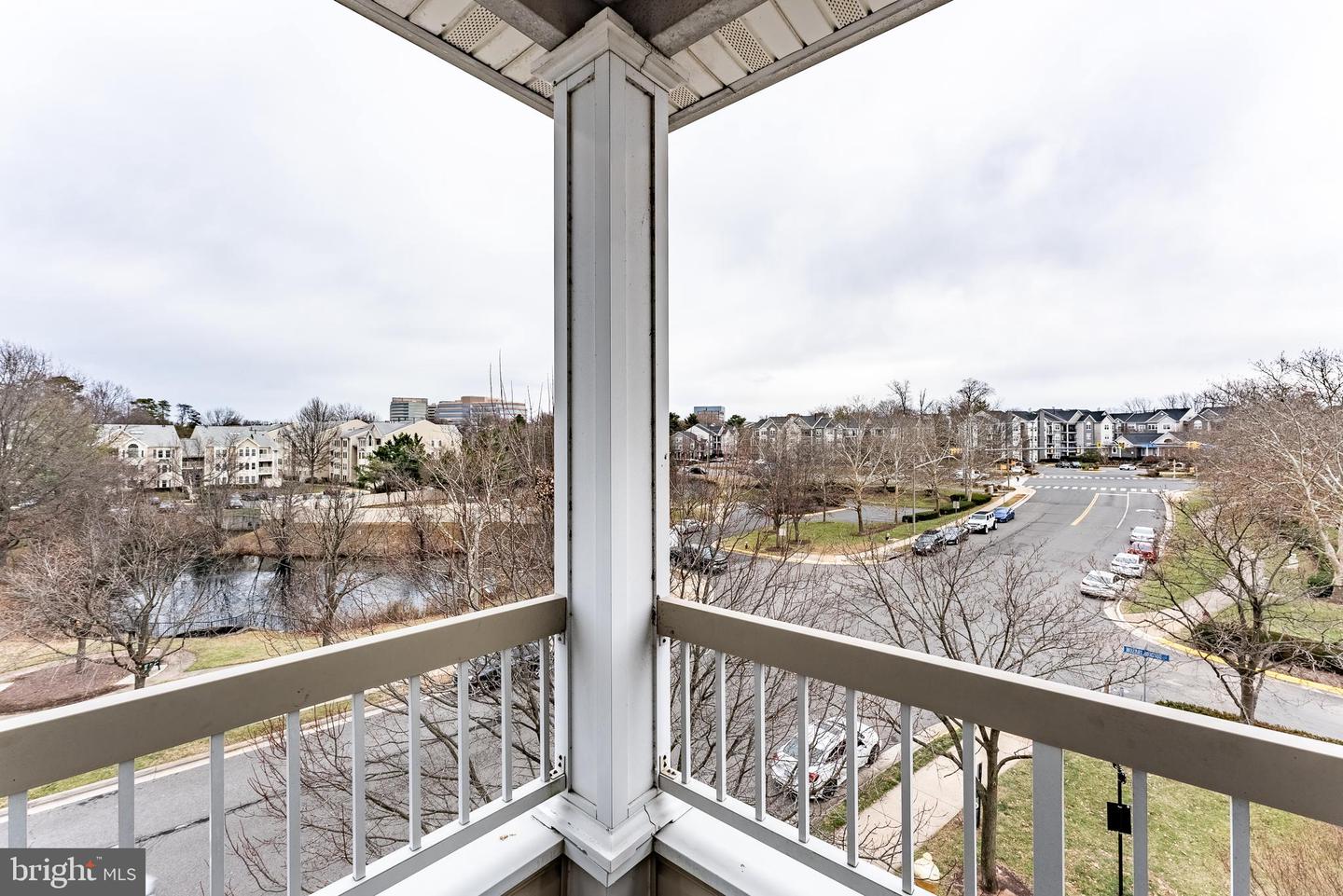 4200 MOZART BRIGADE LN #T, FAIRFAX, Virginia 22033, 2 Bedrooms Bedrooms, ,2 BathroomsBathrooms,Residential,For sale,4200 MOZART BRIGADE LN #T,VAFX2279372 MLS # VAFX2279372