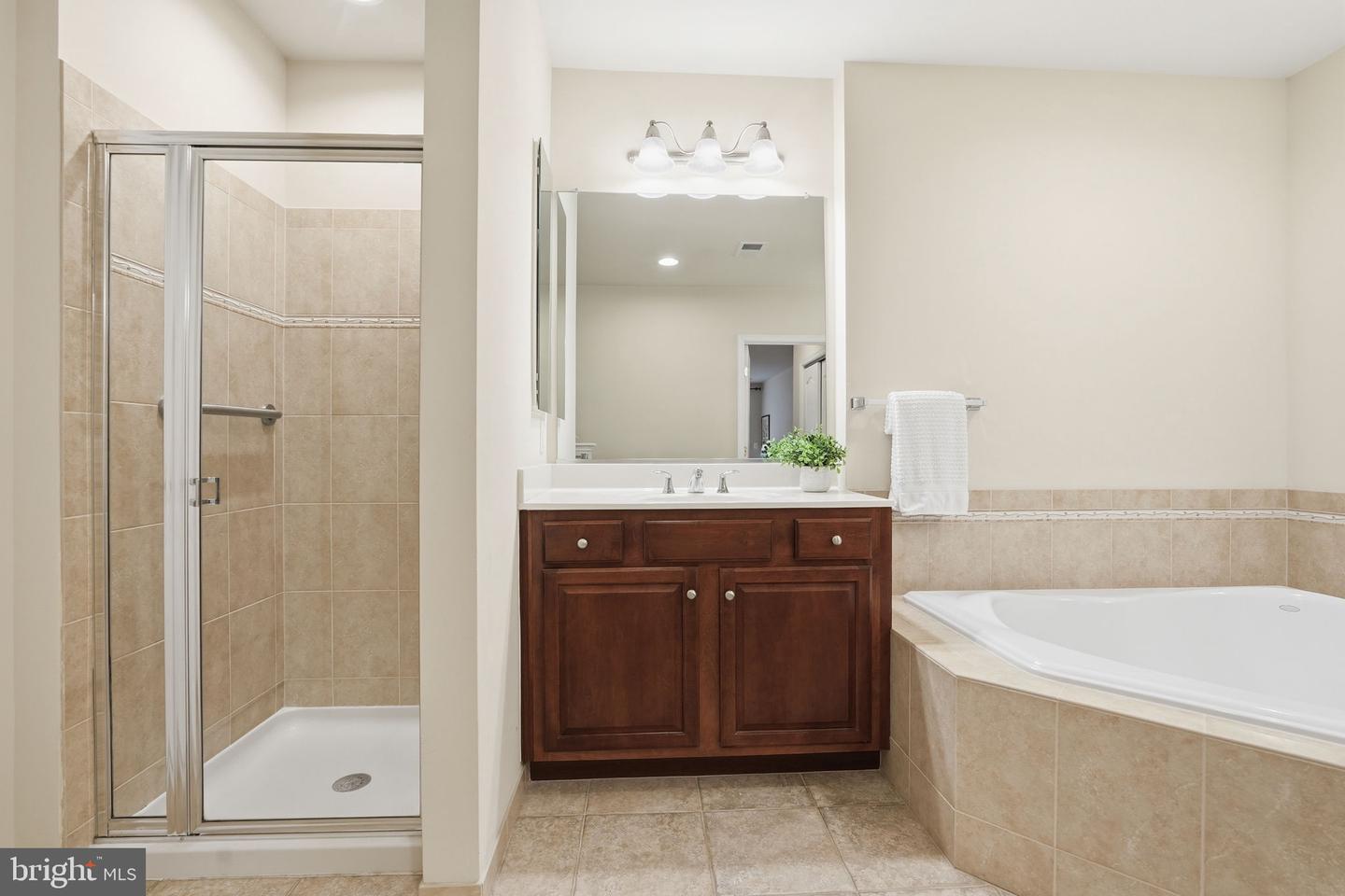 2905 SAINTSBURY PLZ #312, FAIRFAX, Virginia 22031, 3 Bedrooms Bedrooms, ,2 BathroomsBathrooms,Residential,For sale,2905 SAINTSBURY PLZ #312,VAFX2279692 MLS # VAFX2279692 2905 SAINTSBURY PLZ #312, FAIRFAX, Virginia 22031, 3 Bedrooms Bedrooms, ,2 BathroomsBathrooms,Residential,For sale,2905 SAINTSBURY PLZ #312,VAFX2279692 MLS # VAFX2279692