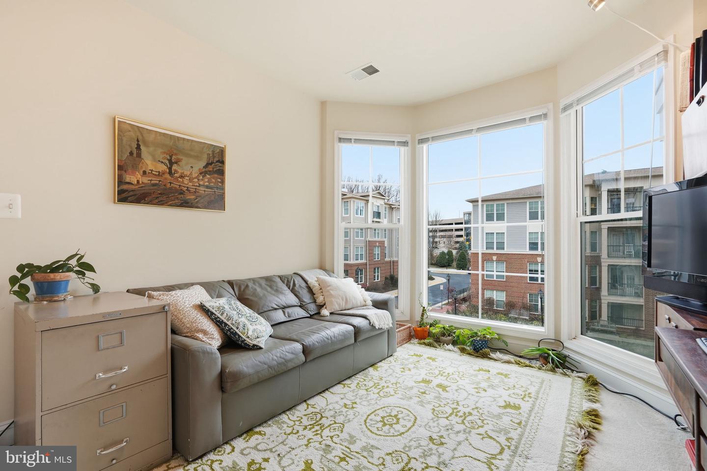 2905 SAINTSBURY PLZ #312, FAIRFAX, Virginia 22031, 3 Bedrooms Bedrooms, ,2 BathroomsBathrooms,Residential,For sale,2905 SAINTSBURY PLZ #312,VAFX2279692 MLS # VAFX2279692 2905 SAINTSBURY PLZ #312, FAIRFAX, Virginia 22031, 3 Bedrooms Bedrooms, ,2 BathroomsBathrooms,Residential,For sale,2905 SAINTSBURY PLZ #312,VAFX2279692 MLS # VAFX2279692