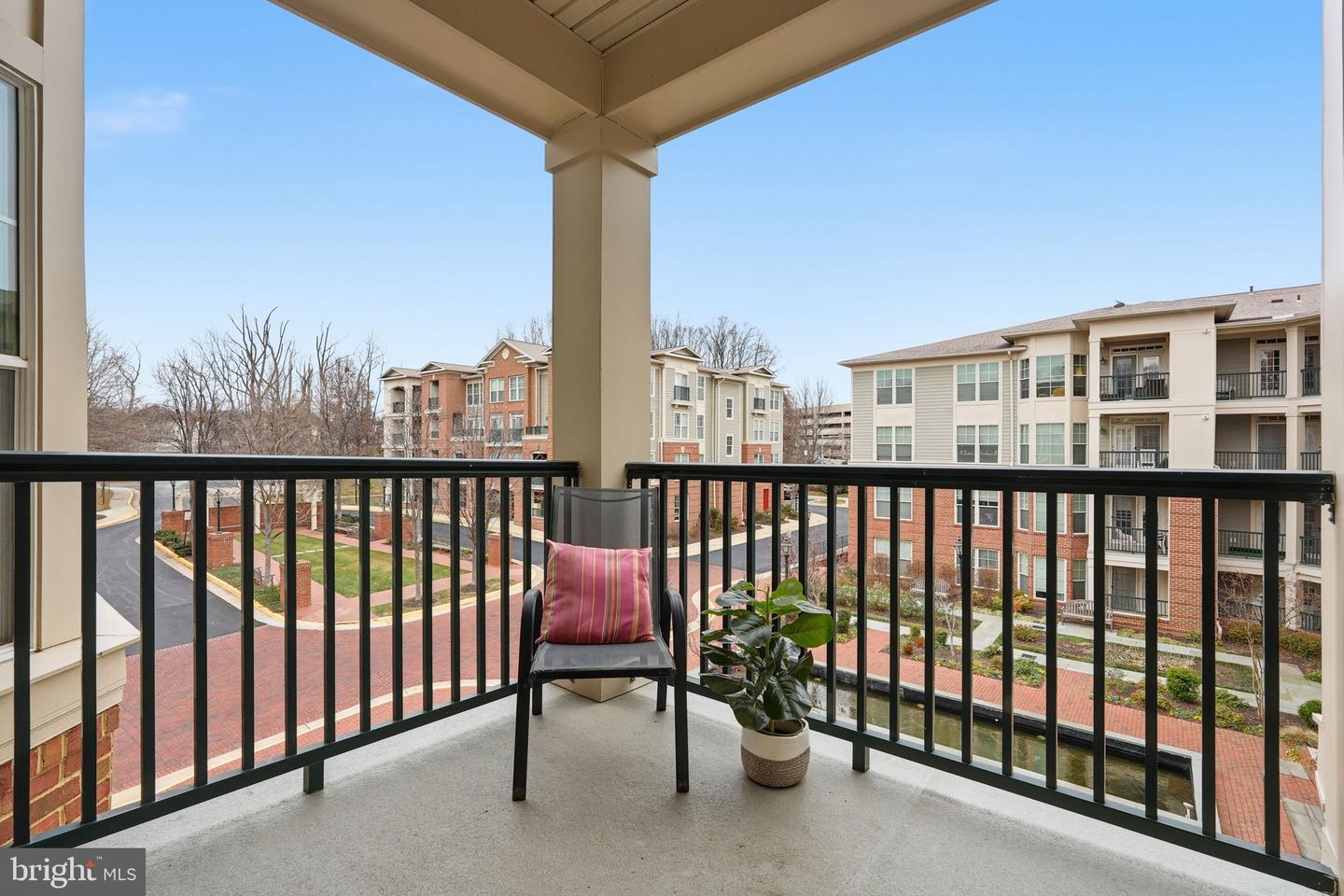 2905 SAINTSBURY PLZ #312, FAIRFAX, Virginia 22031, 3 Bedrooms Bedrooms, ,2 BathroomsBathrooms,Residential,For sale,2905 SAINTSBURY PLZ #312,VAFX2279692 MLS # VAFX2279692 2905 SAINTSBURY PLZ #312, FAIRFAX, Virginia 22031, 3 Bedrooms Bedrooms, ,2 BathroomsBathrooms,Residential,For sale,2905 SAINTSBURY PLZ #312,VAFX2279692 MLS # VAFX2279692