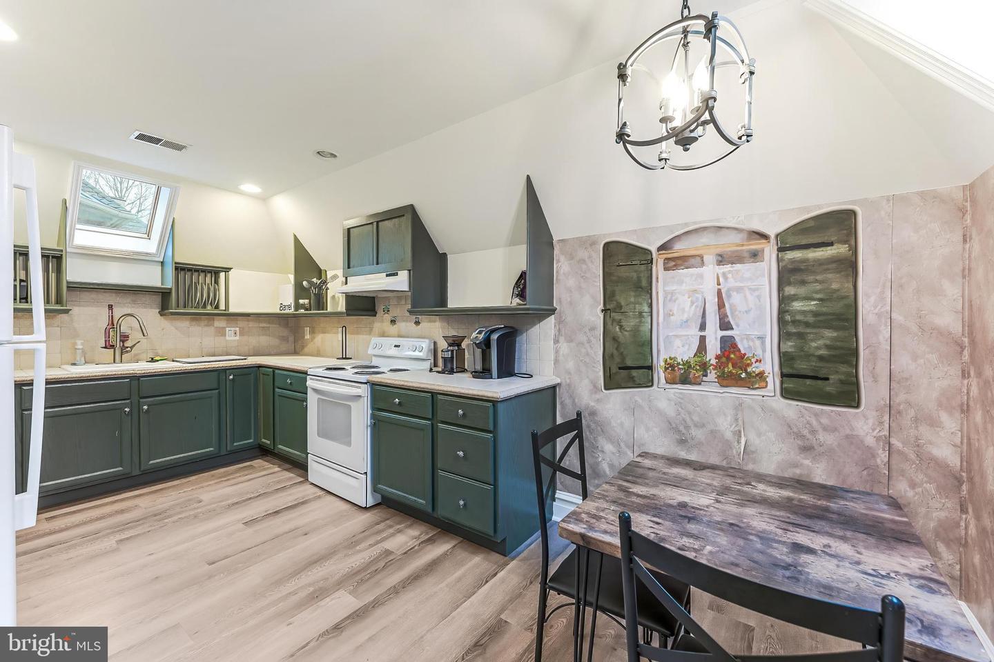 606 KENTLAND DR, GREAT FALLS, Virginia 22066, 5 Bedrooms Bedrooms, ,5 BathroomsBathrooms,Residential,For sale,606 KENTLAND DR,VAFX2279892 MLS # VAFX2279892 606 KENTLAND DR, GREAT FALLS, Virginia 22066, 5 Bedrooms Bedrooms, ,5 BathroomsBathrooms,Residential,For sale,606 KENTLAND DR,VAFX2279892 MLS # VAFX2279892