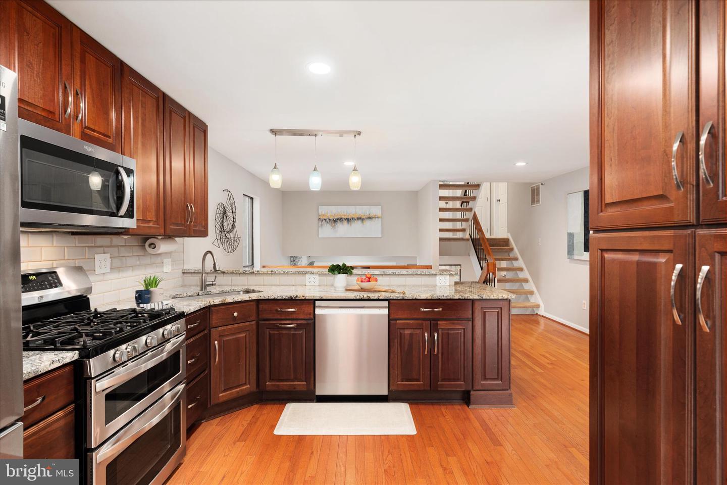 11608 NEWBRIDGE CT, RESTON, Virginia 20191, 5 Bedrooms Bedrooms, ,3 BathroomsBathrooms,Residential,For sale,11608 NEWBRIDGE CT,VAFX2280230 MLS # VAFX2280230