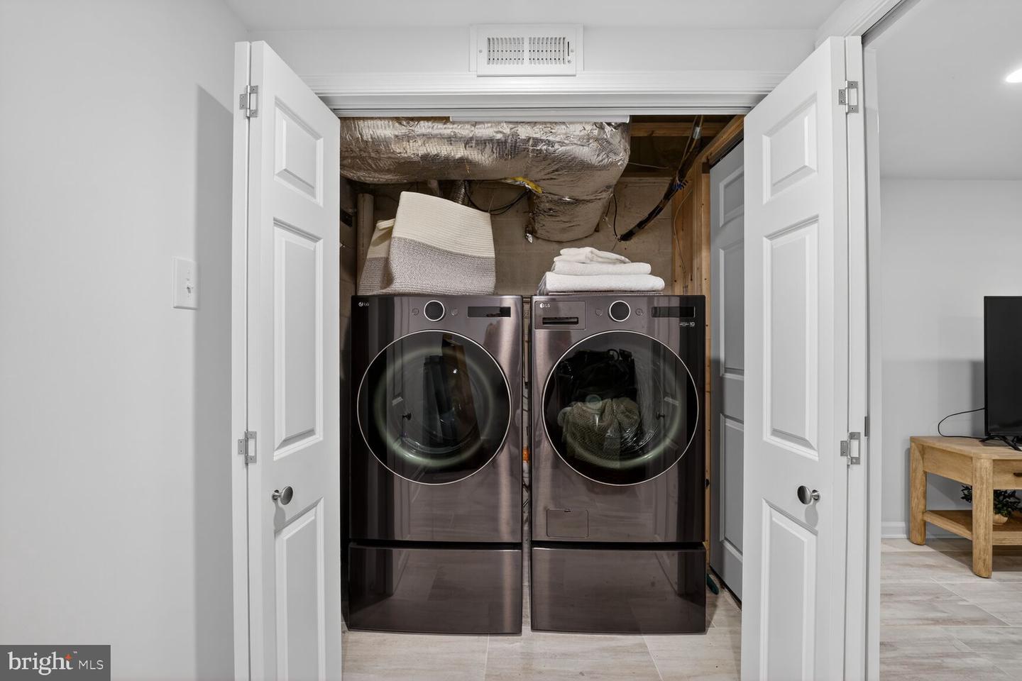 203 PRINCESS ST, ALEXANDRIA, Virginia 22314, 2 Bedrooms Bedrooms, ,2 BathroomsBathrooms,Residential,For sale,203 PRINCESS ST,VAAX2052178 MLS # VAAX2052178