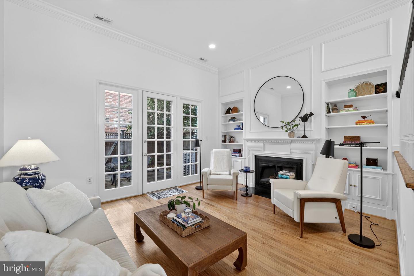 203 PRINCESS ST, ALEXANDRIA, Virginia 22314, 2 Bedrooms Bedrooms, ,2 BathroomsBathrooms,Residential,For sale,203 PRINCESS ST,VAAX2052178 MLS # VAAX2052178