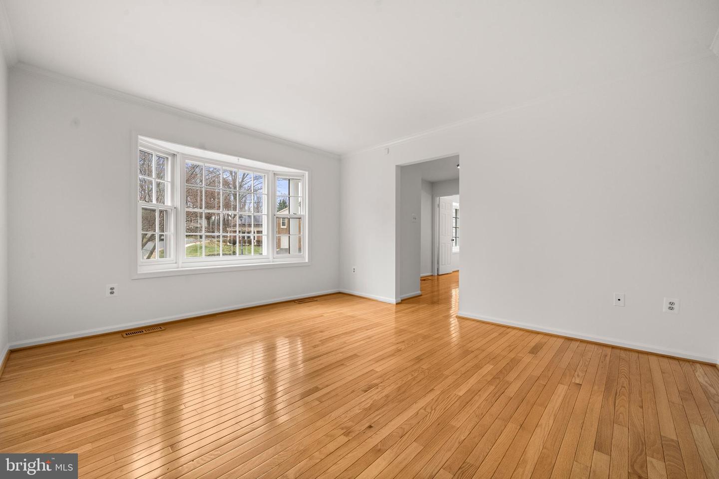 6081 BURNSIDE LANDING DR, BURKE, Virginia 22015, 5 Bedrooms Bedrooms, 15 Rooms Rooms,3 BathroomsBathrooms,Residential,For sale,6081 BURNSIDE LANDING DR,VAFX2281438 MLS # VAFX2281438