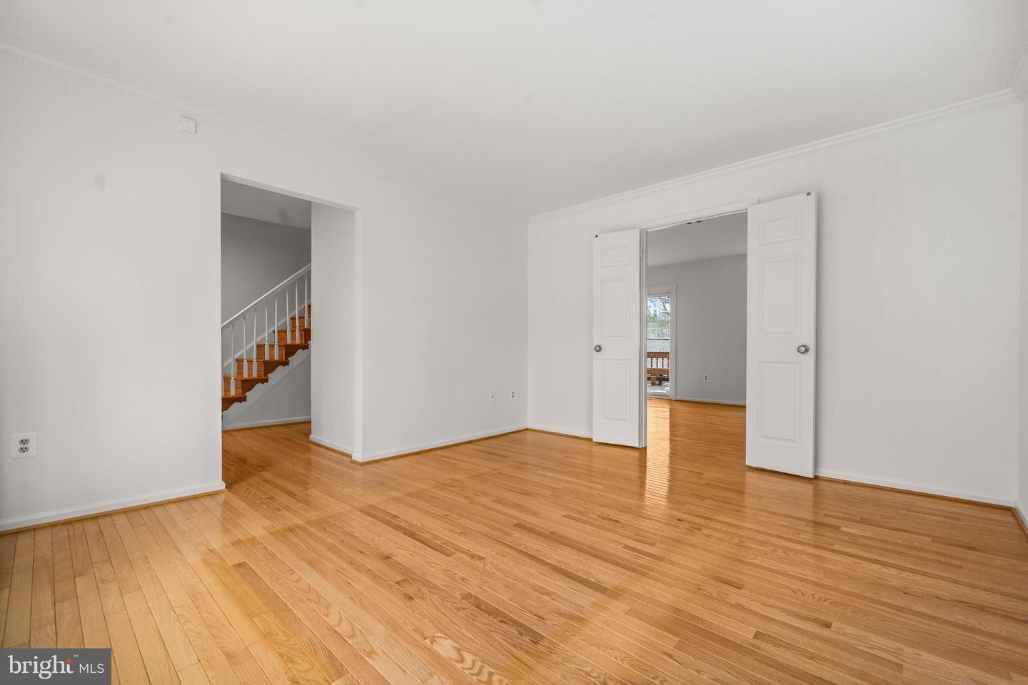 6081 BURNSIDE LANDING DR, BURKE, Virginia 22015, 5 Bedrooms Bedrooms, 15 Rooms Rooms,3 BathroomsBathrooms,Residential,For sale,6081 BURNSIDE LANDING DR,VAFX2281438 MLS # VAFX2281438