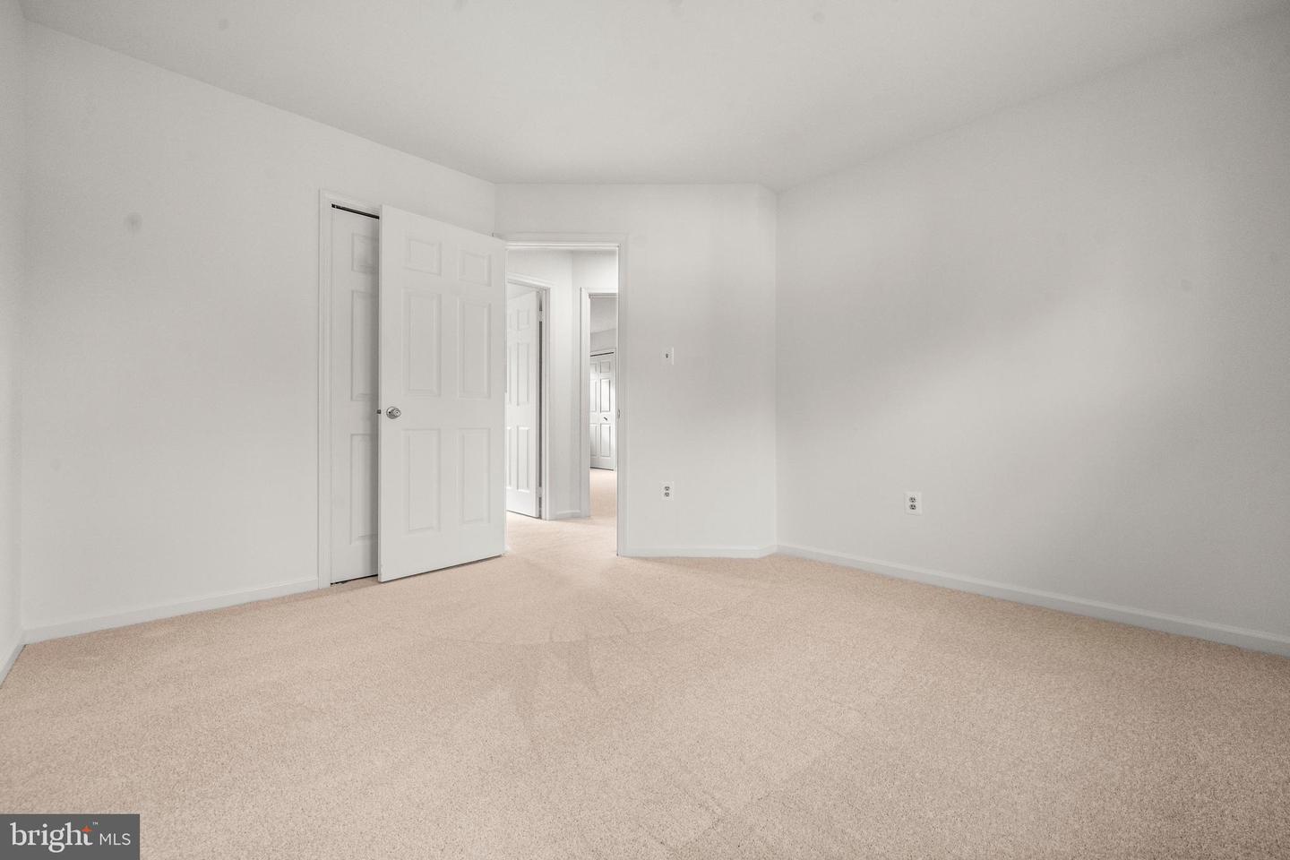 6081 BURNSIDE LANDING DR, BURKE, Virginia 22015, 5 Bedrooms Bedrooms, 15 Rooms Rooms,3 BathroomsBathrooms,Residential,For sale,6081 BURNSIDE LANDING DR,VAFX2281438 MLS # VAFX2281438