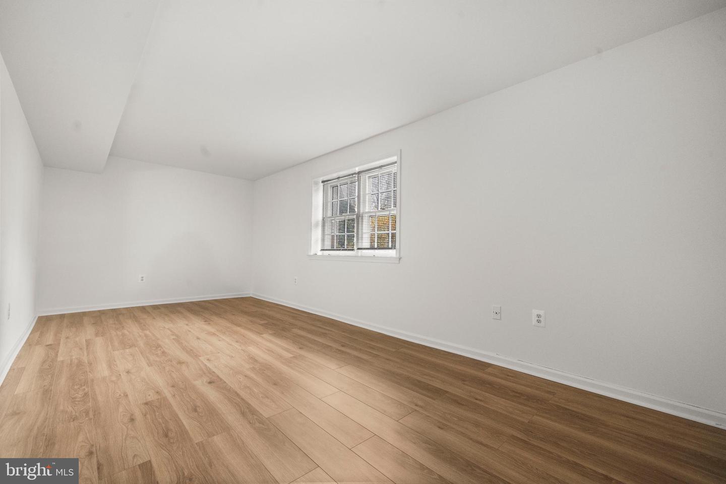 6081 BURNSIDE LANDING DR, BURKE, Virginia 22015, 5 Bedrooms Bedrooms, 15 Rooms Rooms,3 BathroomsBathrooms,Residential,For sale,6081 BURNSIDE LANDING DR,VAFX2281438 MLS # VAFX2281438