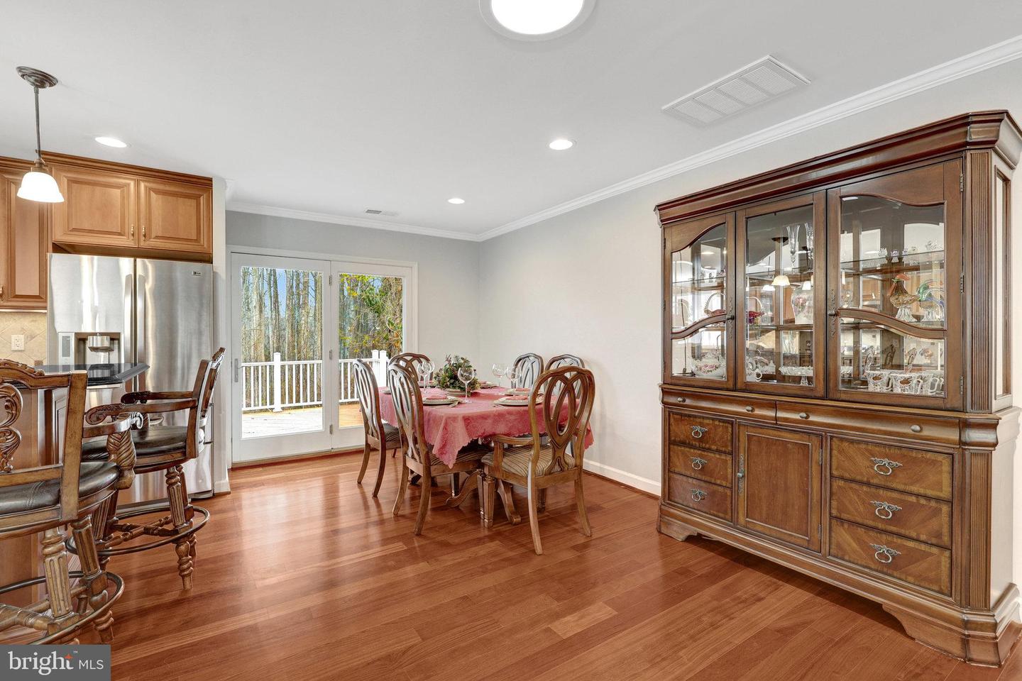 5300 SUMMIT DR, FAIRFAX, Virginia 22030, 4 Bedrooms Bedrooms, ,3 BathroomsBathrooms,Residential,For sale,5300 SUMMIT DR,VAFX2281514 MLS # VAFX2281514