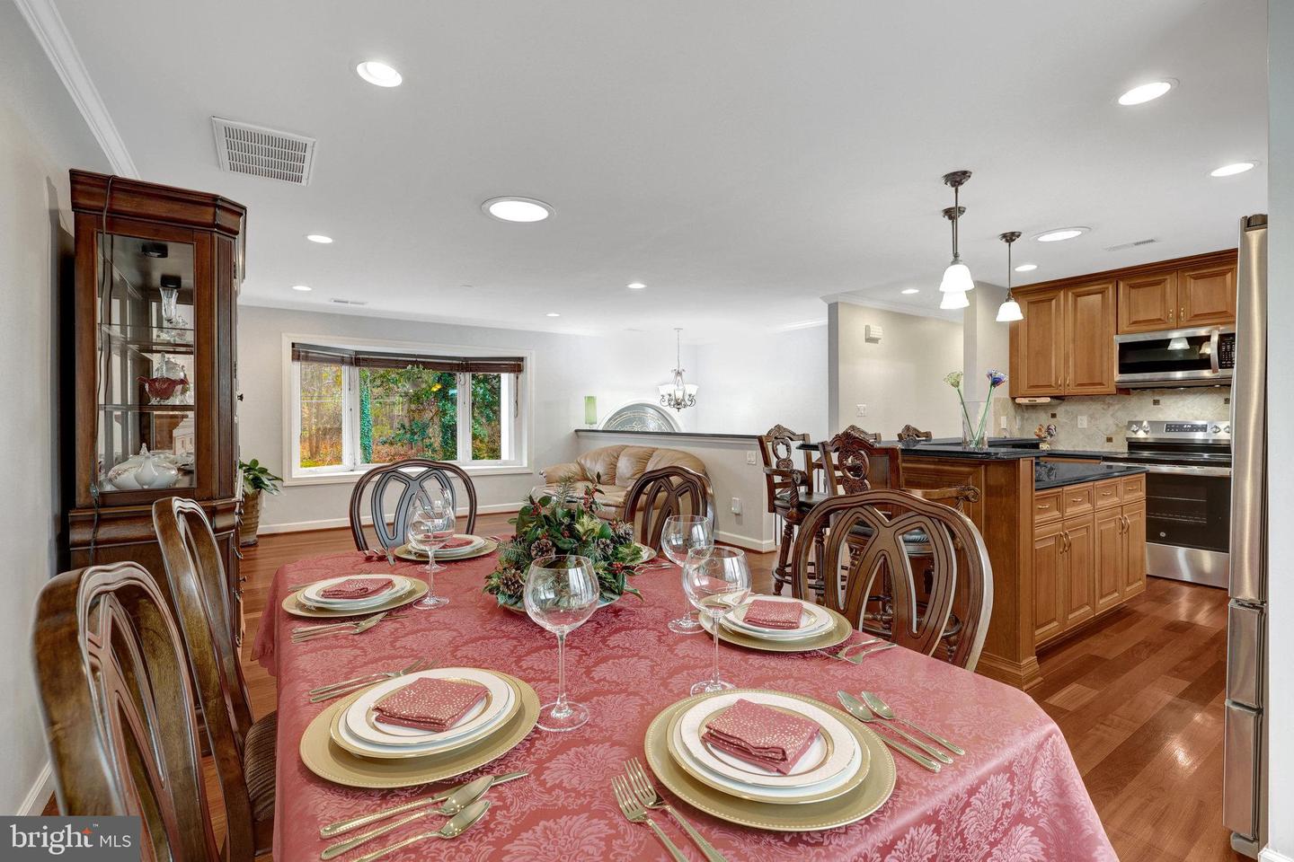 5300 SUMMIT DR, FAIRFAX, Virginia 22030, 4 Bedrooms Bedrooms, ,3 BathroomsBathrooms,Residential,For sale,5300 SUMMIT DR,VAFX2281514 MLS # VAFX2281514