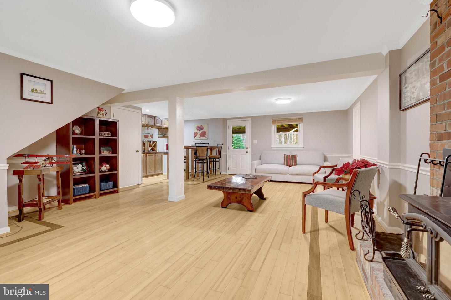 5300 SUMMIT DR, FAIRFAX, Virginia 22030, 4 Bedrooms Bedrooms, ,3 BathroomsBathrooms,Residential,For sale,5300 SUMMIT DR,VAFX2281514 MLS # VAFX2281514