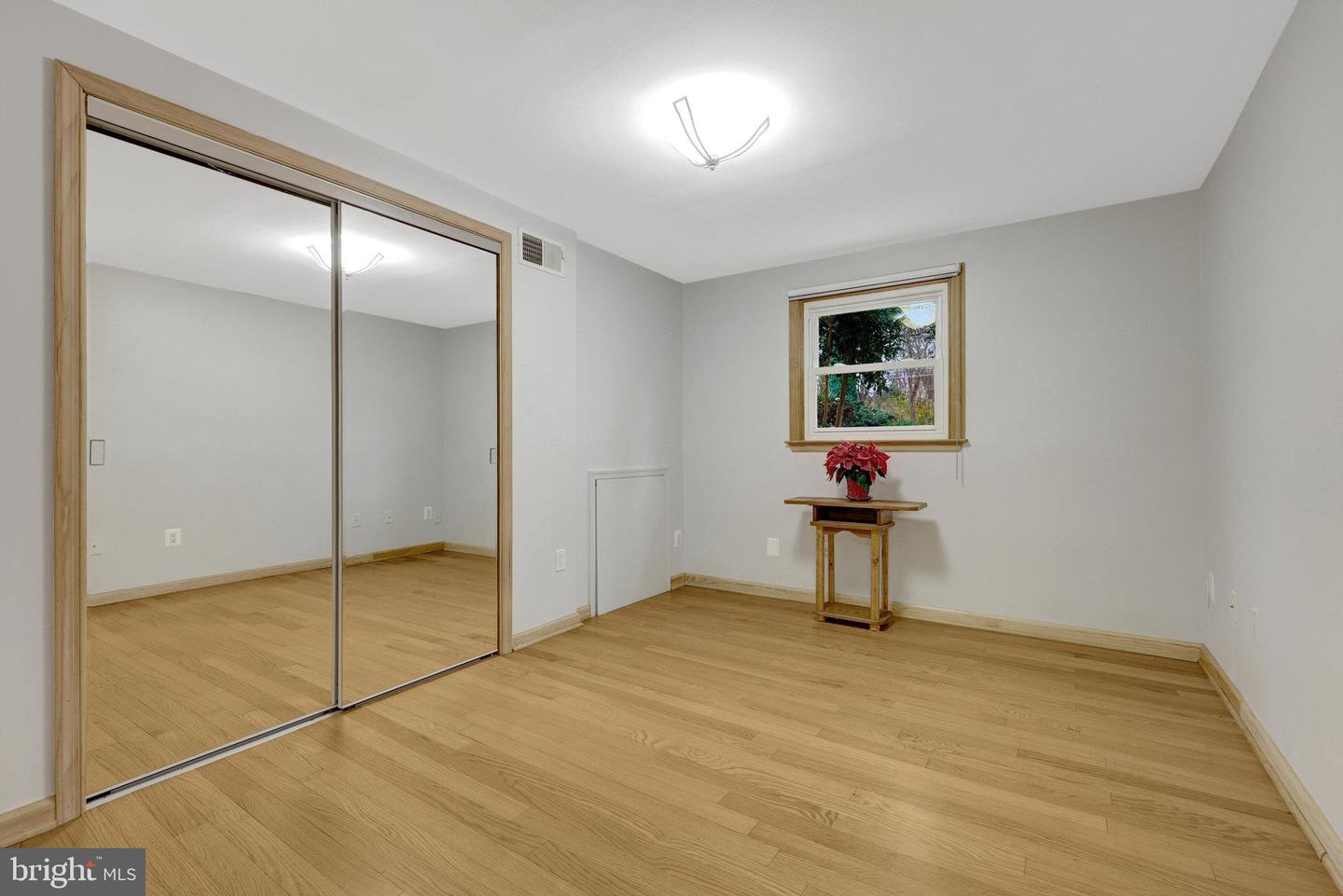 5300 SUMMIT DR, FAIRFAX, Virginia 22030, 4 Bedrooms Bedrooms, ,3 BathroomsBathrooms,Residential,For sale,5300 SUMMIT DR,VAFX2281514 MLS # VAFX2281514