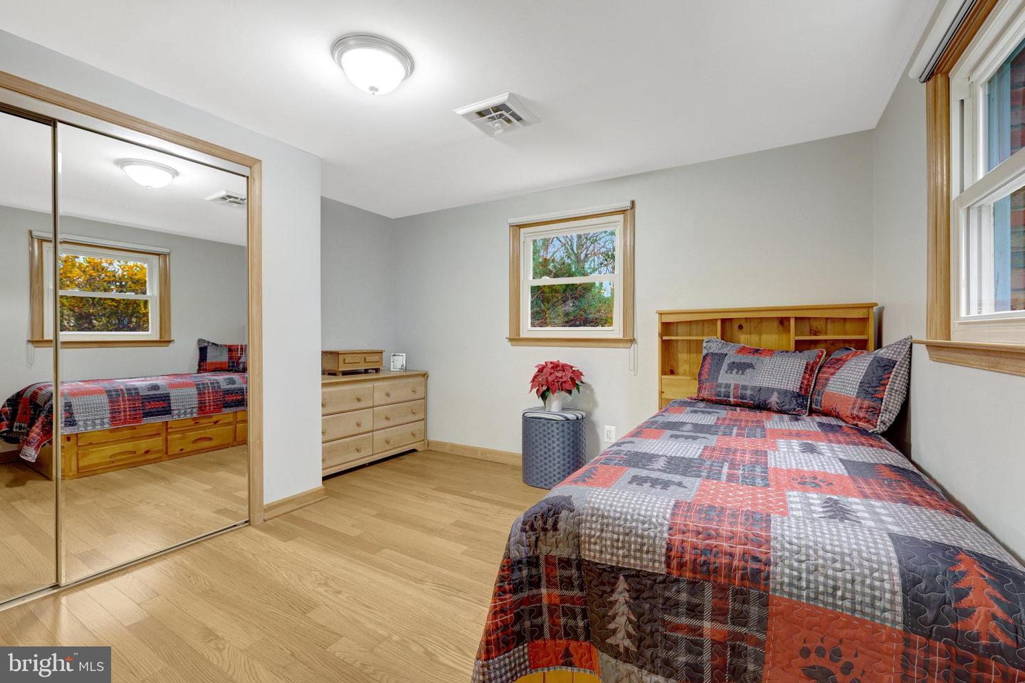 5300 SUMMIT DR, FAIRFAX, Virginia 22030, 4 Bedrooms Bedrooms, ,3 BathroomsBathrooms,Residential,For sale,5300 SUMMIT DR,VAFX2281514 MLS # VAFX2281514