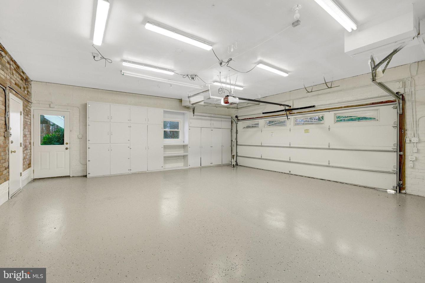 5300 SUMMIT DR, FAIRFAX, Virginia 22030, 4 Bedrooms Bedrooms, ,3 BathroomsBathrooms,Residential,For sale,5300 SUMMIT DR,VAFX2281514 MLS # VAFX2281514