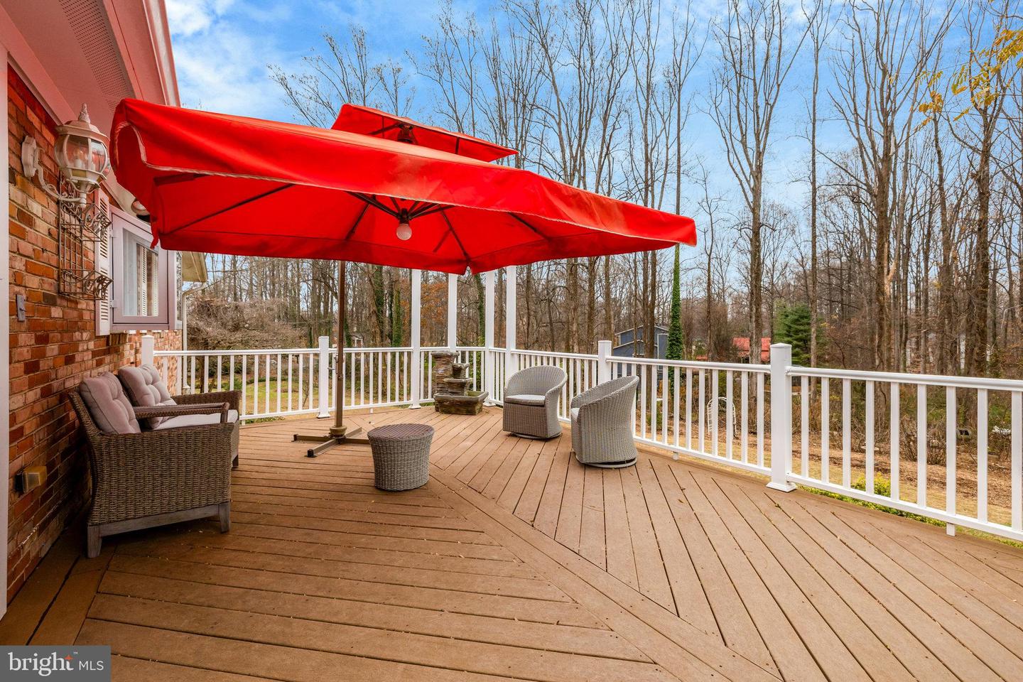 5300 SUMMIT DR, FAIRFAX, Virginia 22030, 4 Bedrooms Bedrooms, ,3 BathroomsBathrooms,Residential,For sale,5300 SUMMIT DR,VAFX2281514 MLS # VAFX2281514