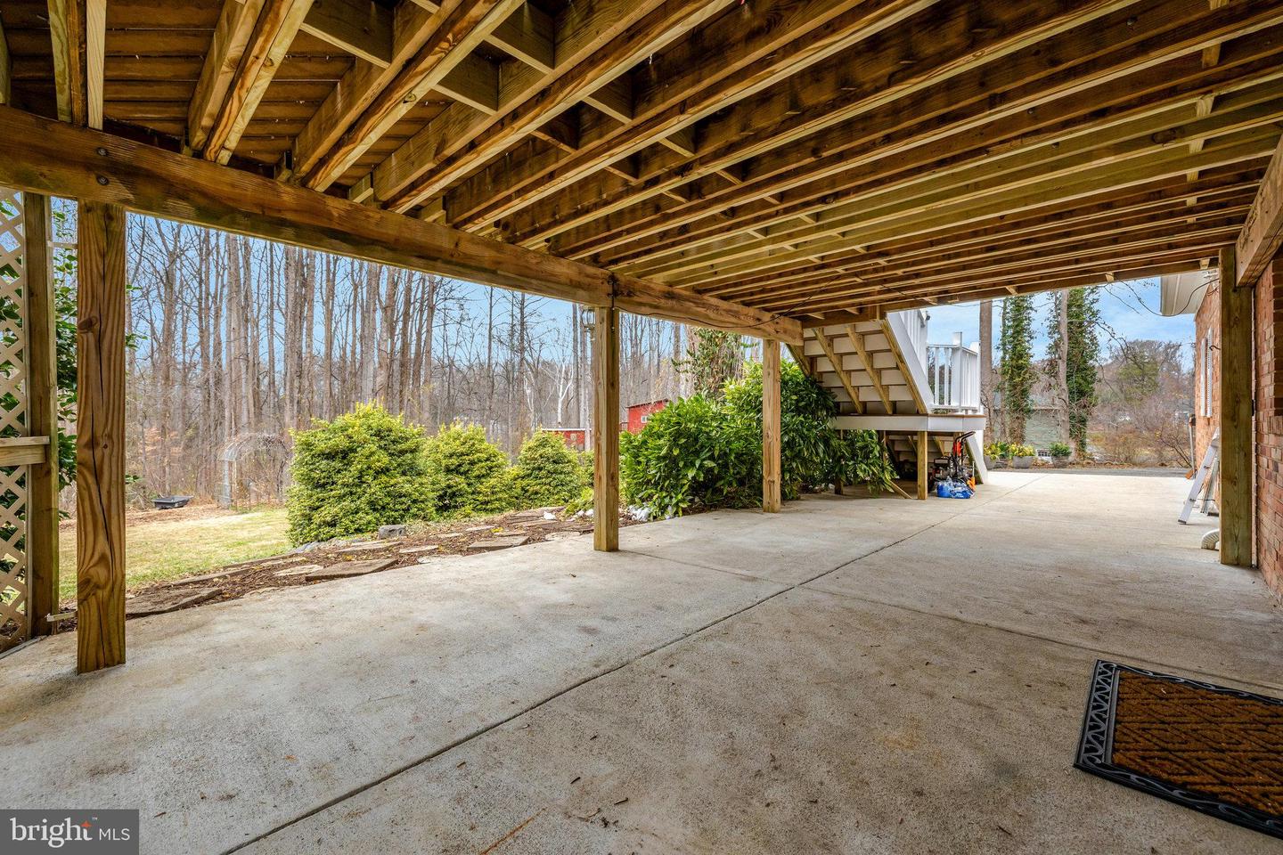 5300 SUMMIT DR, FAIRFAX, Virginia 22030, 4 Bedrooms Bedrooms, ,3 BathroomsBathrooms,Residential,For sale,5300 SUMMIT DR,VAFX2281514 MLS # VAFX2281514