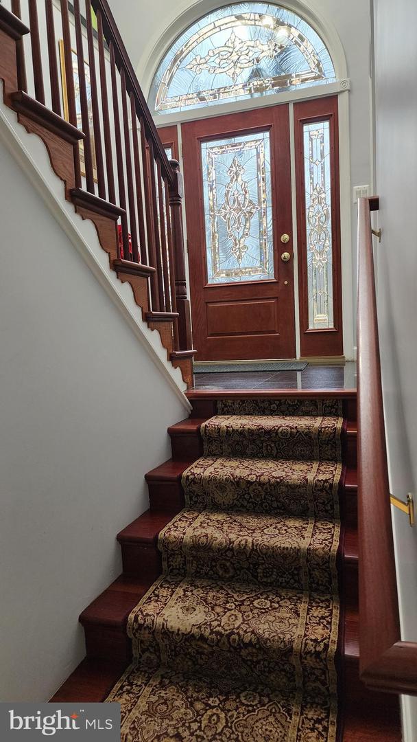 5300 SUMMIT DR, FAIRFAX, Virginia 22030, 4 Bedrooms Bedrooms, ,3 BathroomsBathrooms,Residential,For sale,5300 SUMMIT DR,VAFX2281514 MLS # VAFX2281514