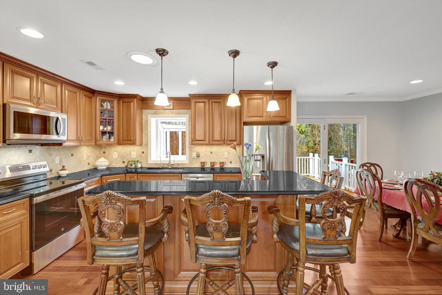 5300 SUMMIT DR, FAIRFAX, Virginia 22030, 4 Bedrooms Bedrooms, ,3 BathroomsBathrooms,Residential,For sale,5300 SUMMIT DR,VAFX2281514 MLS # VAFX2281514