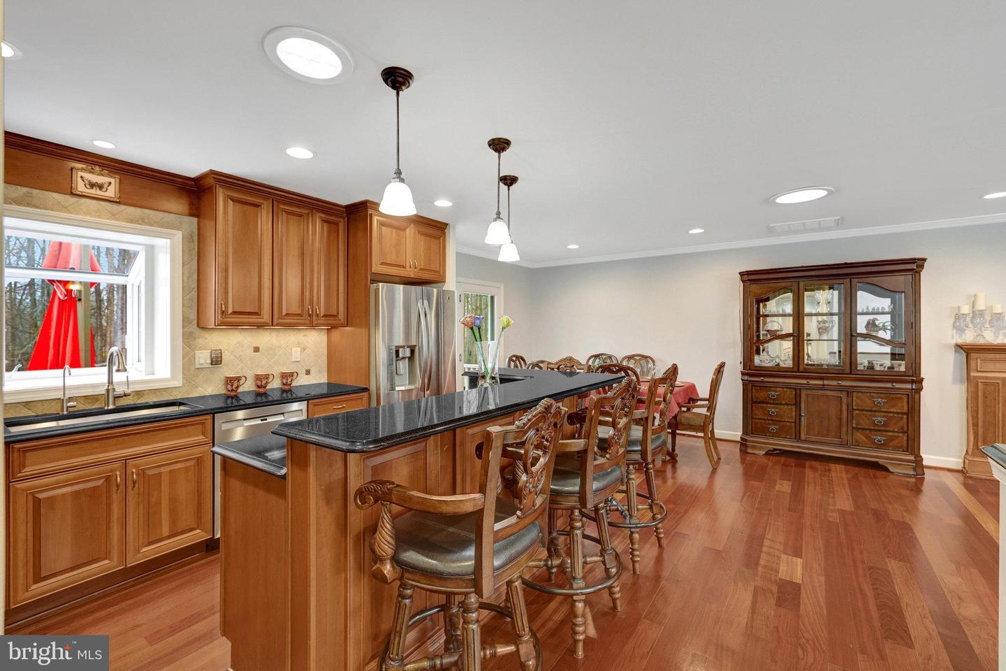 5300 SUMMIT DR, FAIRFAX, Virginia 22030, 4 Bedrooms Bedrooms, ,3 BathroomsBathrooms,Residential,For sale,5300 SUMMIT DR,VAFX2281514 MLS # VAFX2281514