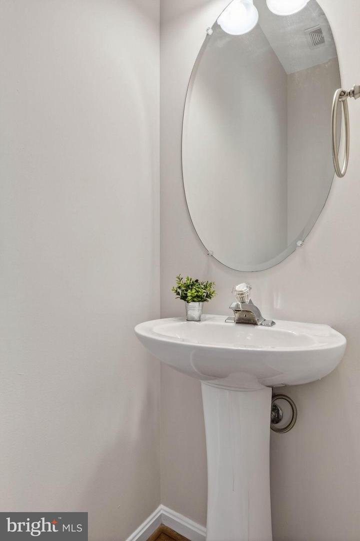 15615 WINDING CREEK DR, DUMFRIES, Virginia 22025, 3 Bedrooms Bedrooms, 7 Rooms Rooms,2 BathroomsBathrooms,Residential,For sale,15615 WINDING CREEK DR,VAPW2108686 MLS # VAPW2108686