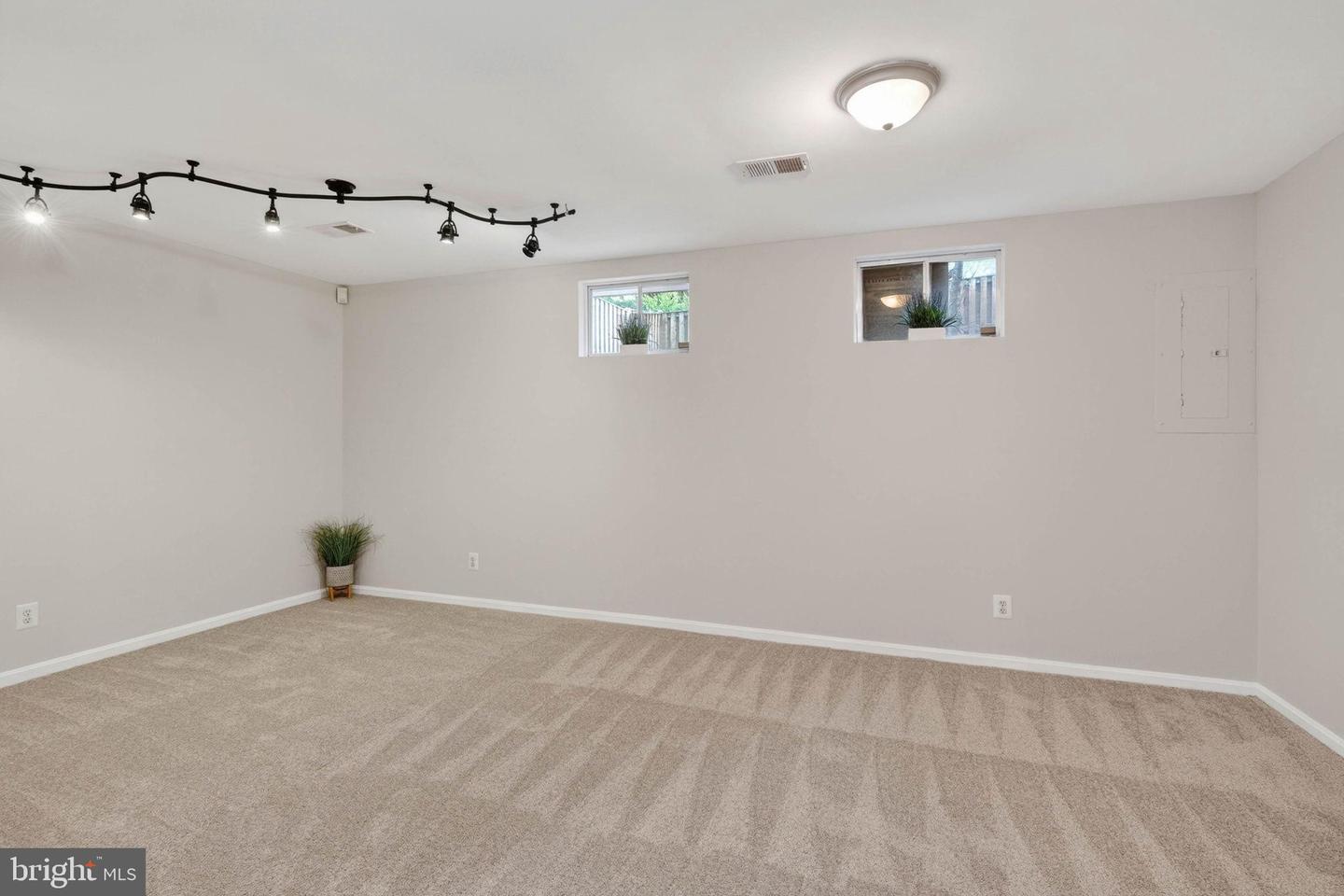 15615 WINDING CREEK DR, DUMFRIES, Virginia 22025, 3 Bedrooms Bedrooms, 7 Rooms Rooms,2 BathroomsBathrooms,Residential,For sale,15615 WINDING CREEK DR,VAPW2108686 MLS # VAPW2108686