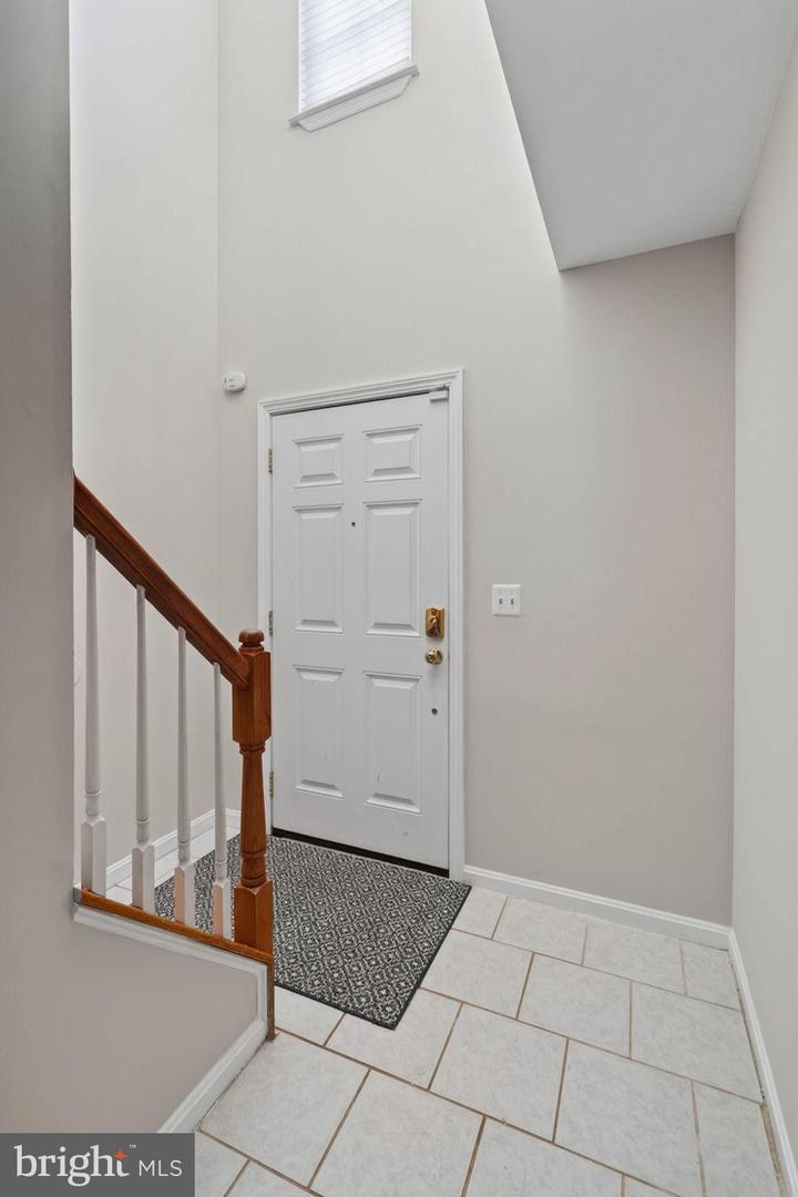 15615 WINDING CREEK DR, DUMFRIES, Virginia 22025, 3 Bedrooms Bedrooms, 7 Rooms Rooms,2 BathroomsBathrooms,Residential,For sale,15615 WINDING CREEK DR,VAPW2108686 MLS # VAPW2108686