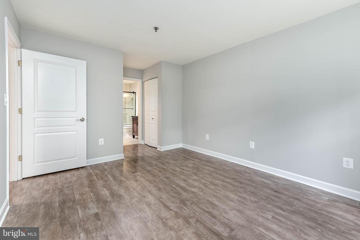 5573 SEMINARY RD #115, FALLS CHURCH, Virginia 22041, 1 Bedroom Bedrooms, 4 Rooms Rooms,1 BathroomBathrooms,Residential,For sale,5573 SEMINARY RD #115,VAFX2281708 MLS # VAFX2281708