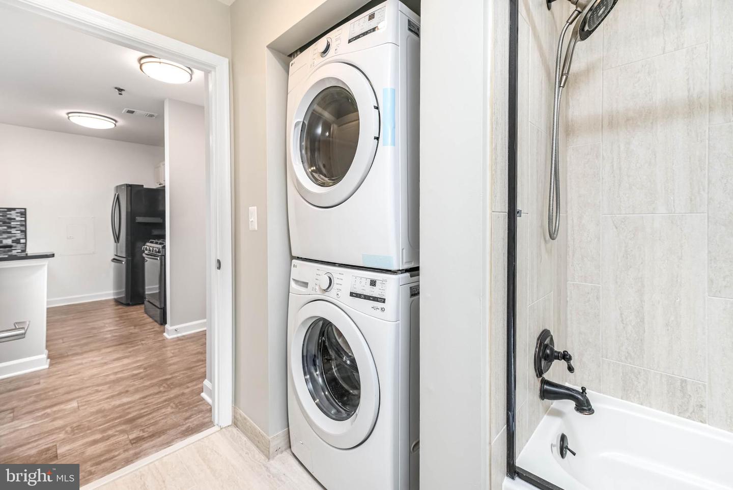 5573 SEMINARY RD #115, FALLS CHURCH, Virginia 22041, 1 Bedroom Bedrooms, 4 Rooms Rooms,1 BathroomBathrooms,Residential,For sale,5573 SEMINARY RD #115,VAFX2281708 MLS # VAFX2281708