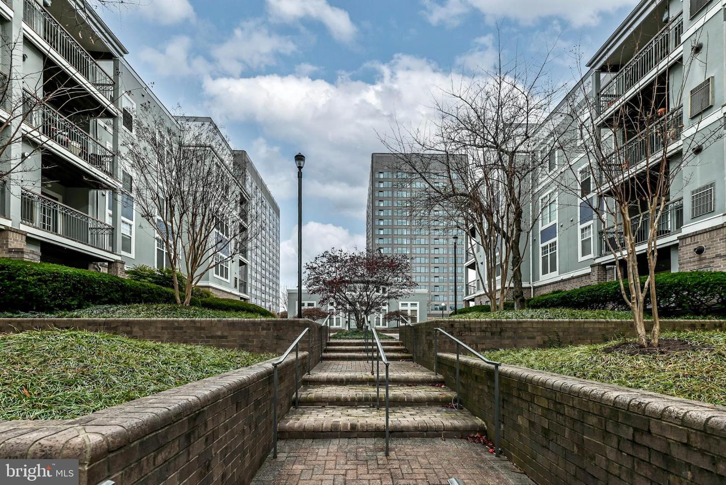 5573 SEMINARY RD #115, FALLS CHURCH, Virginia 22041, 1 Bedroom Bedrooms, 4 Rooms Rooms,1 BathroomBathrooms,Residential,For sale,5573 SEMINARY RD #115,VAFX2281708 MLS # VAFX2281708