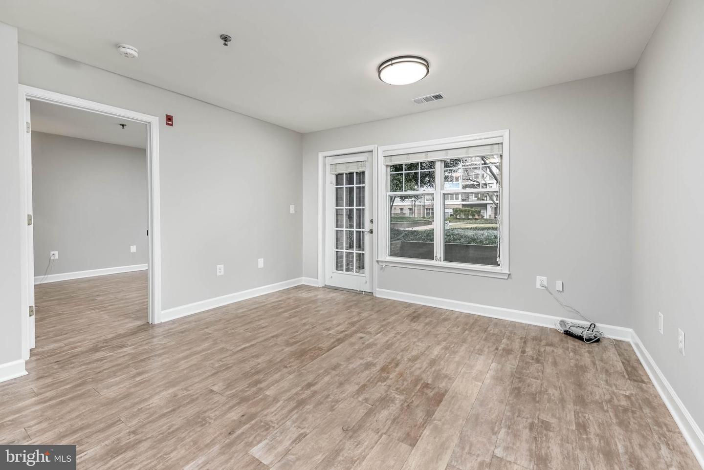 5573 SEMINARY RD #115, FALLS CHURCH, Virginia 22041, 1 Bedroom Bedrooms, 4 Rooms Rooms,1 BathroomBathrooms,Residential,For sale,5573 SEMINARY RD #115,VAFX2281708 MLS # VAFX2281708