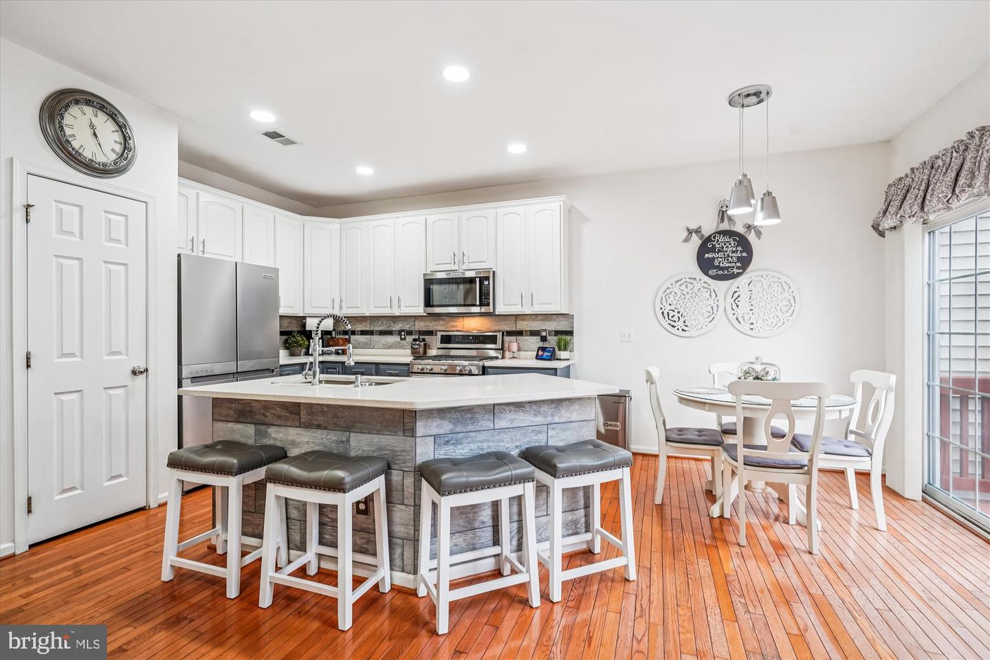 25830 KIRKWOOD SQ, CHANTILLY, Virginia 20152, 3 Bedrooms Bedrooms, ,3 BathroomsBathrooms,Residential,For sale,25830 KIRKWOOD SQ,VALO2112030 MLS # VALO2112030 25830 KIRKWOOD SQ, CHANTILLY, Virginia 20152, 3 Bedrooms Bedrooms, ,3 BathroomsBathrooms,Residential,For sale,25830 KIRKWOOD SQ,VALO2112030 MLS # VALO2112030