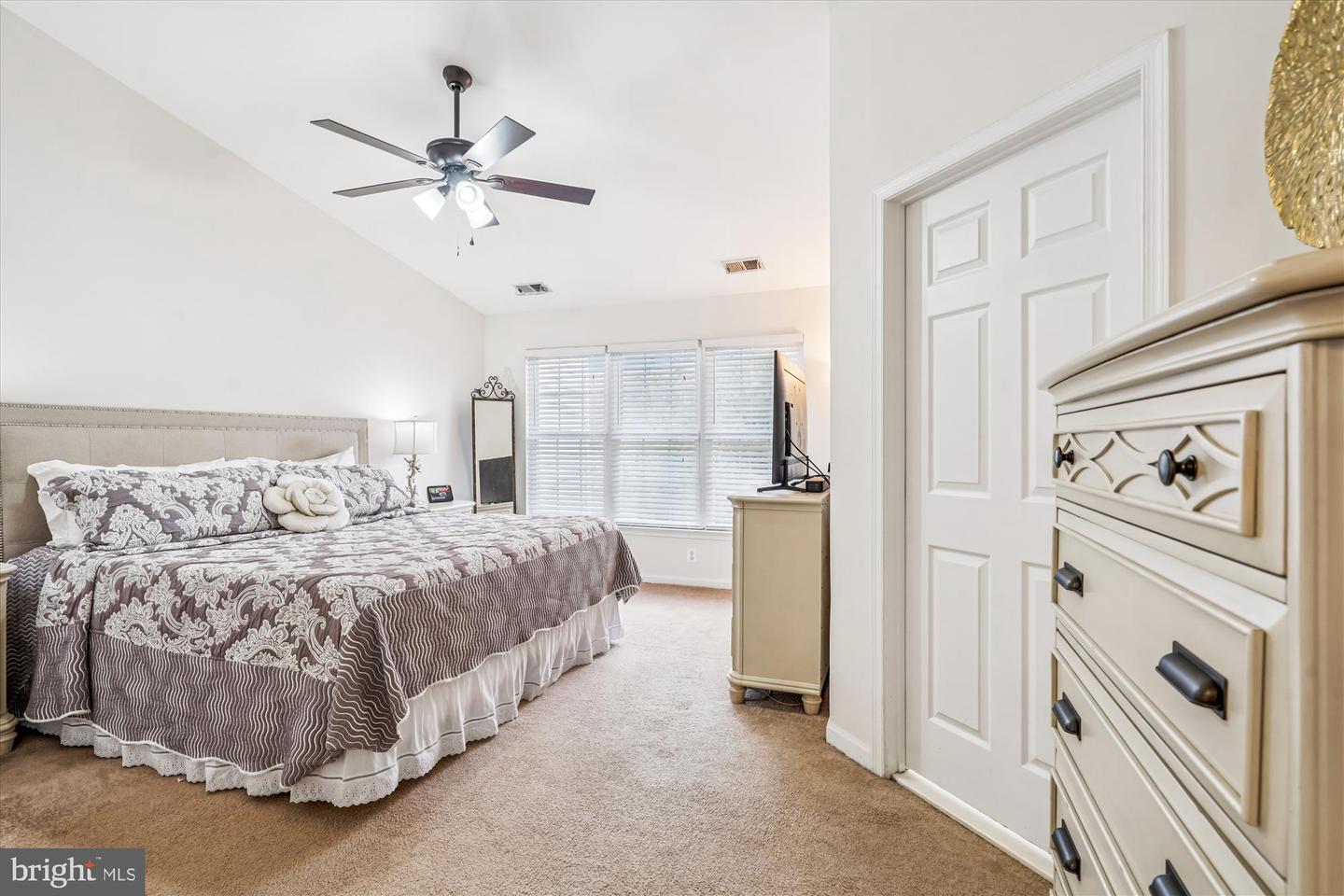 25830 KIRKWOOD SQ, CHANTILLY, Virginia 20152, 3 Bedrooms Bedrooms, ,3 BathroomsBathrooms,Residential,For sale,25830 KIRKWOOD SQ,VALO2112030 MLS # VALO2112030 25830 KIRKWOOD SQ, CHANTILLY, Virginia 20152, 3 Bedrooms Bedrooms, ,3 BathroomsBathrooms,Residential,For sale,25830 KIRKWOOD SQ,VALO2112030 MLS # VALO2112030