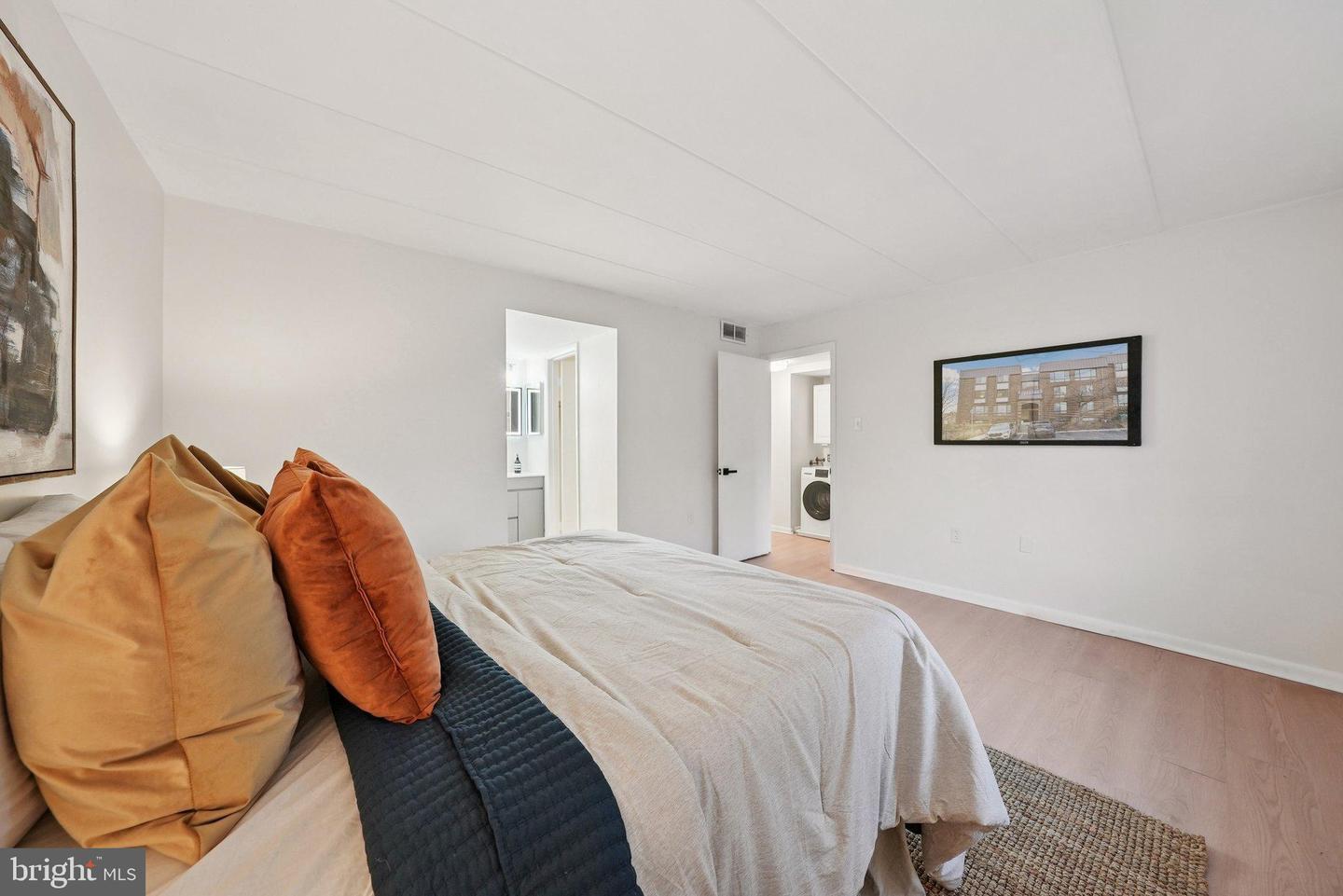 100 ROBERTS LN #300, ALEXANDRIA, Virginia 22314, 3 Bedrooms Bedrooms, 5 Rooms Rooms,2 BathroomsBathrooms,Residential,For sale,100 ROBERTS LN #300,VAAX2052260 MLS # VAAX2052260 100 ROBERTS LN #300, ALEXANDRIA, Virginia 22314, 3 Bedrooms Bedrooms, 5 Rooms Rooms,2 BathroomsBathrooms,Residential,For sale,100 ROBERTS LN #300,VAAX2052260 MLS # VAAX2052260