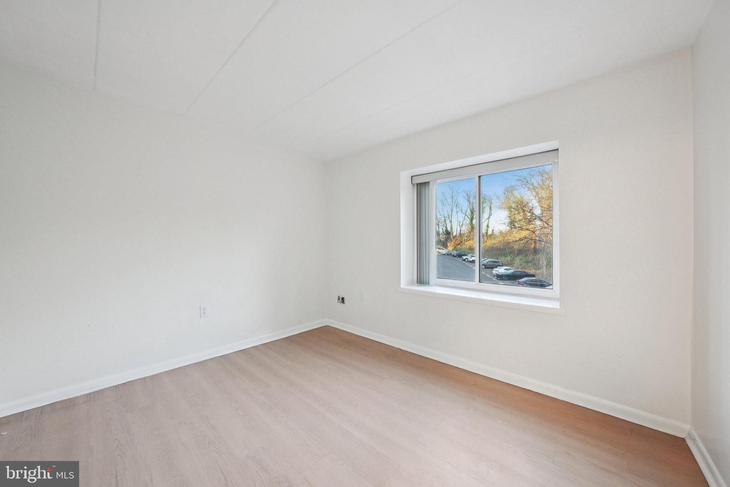 100 ROBERTS LN #300, ALEXANDRIA, Virginia 22314, 3 Bedrooms Bedrooms, 5 Rooms Rooms,2 BathroomsBathrooms,Residential,For sale,100 ROBERTS LN #300,VAAX2052260 MLS # VAAX2052260 100 ROBERTS LN #300, ALEXANDRIA, Virginia 22314, 3 Bedrooms Bedrooms, 5 Rooms Rooms,2 BathroomsBathrooms,Residential,For sale,100 ROBERTS LN #300,VAAX2052260 MLS # VAAX2052260