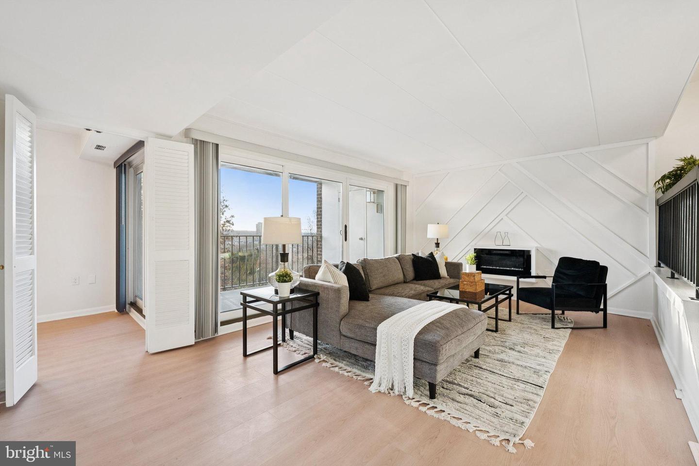 100 ROBERTS LN #300, ALEXANDRIA, Virginia 22314, 3 Bedrooms Bedrooms, 5 Rooms Rooms,2 BathroomsBathrooms,Residential,For sale,100 ROBERTS LN #300,VAAX2052260 MLS # VAAX2052260 100 ROBERTS LN #300, ALEXANDRIA, Virginia 22314, 3 Bedrooms Bedrooms, 5 Rooms Rooms,2 BathroomsBathrooms,Residential,For sale,100 ROBERTS LN #300,VAAX2052260 MLS # VAAX2052260